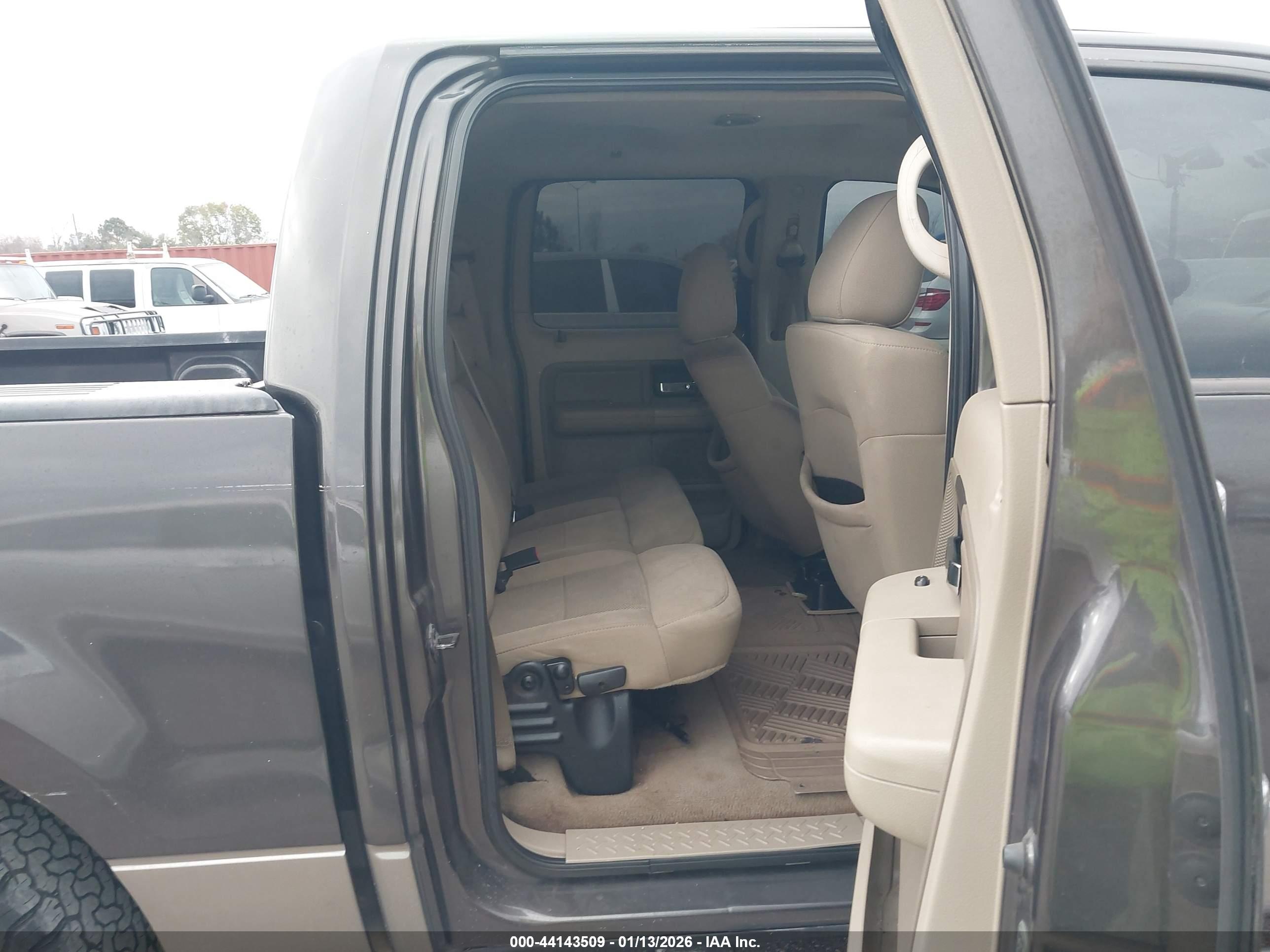 FORD F-150 image 8