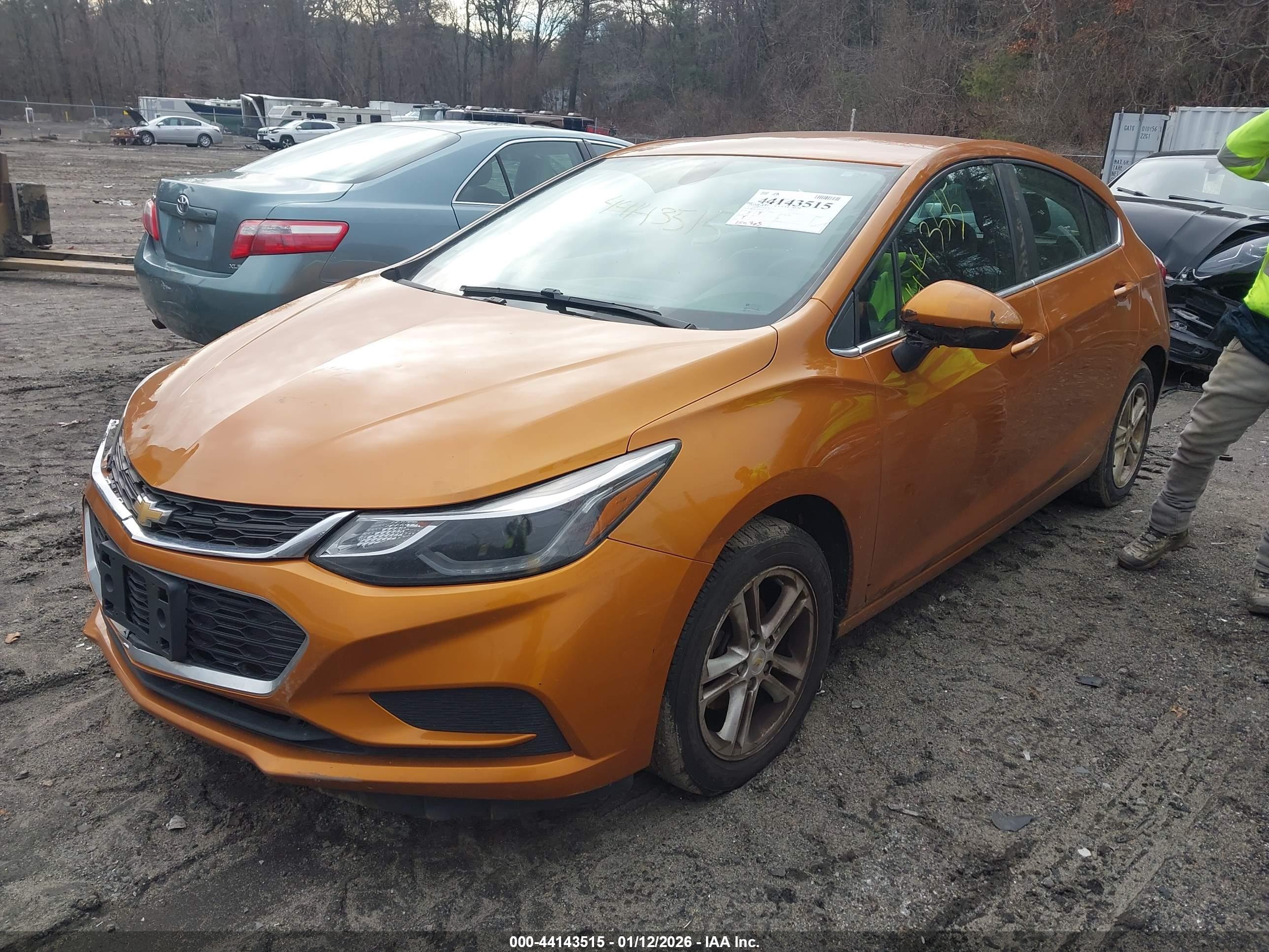 CHEVROLET CRUZE image 2