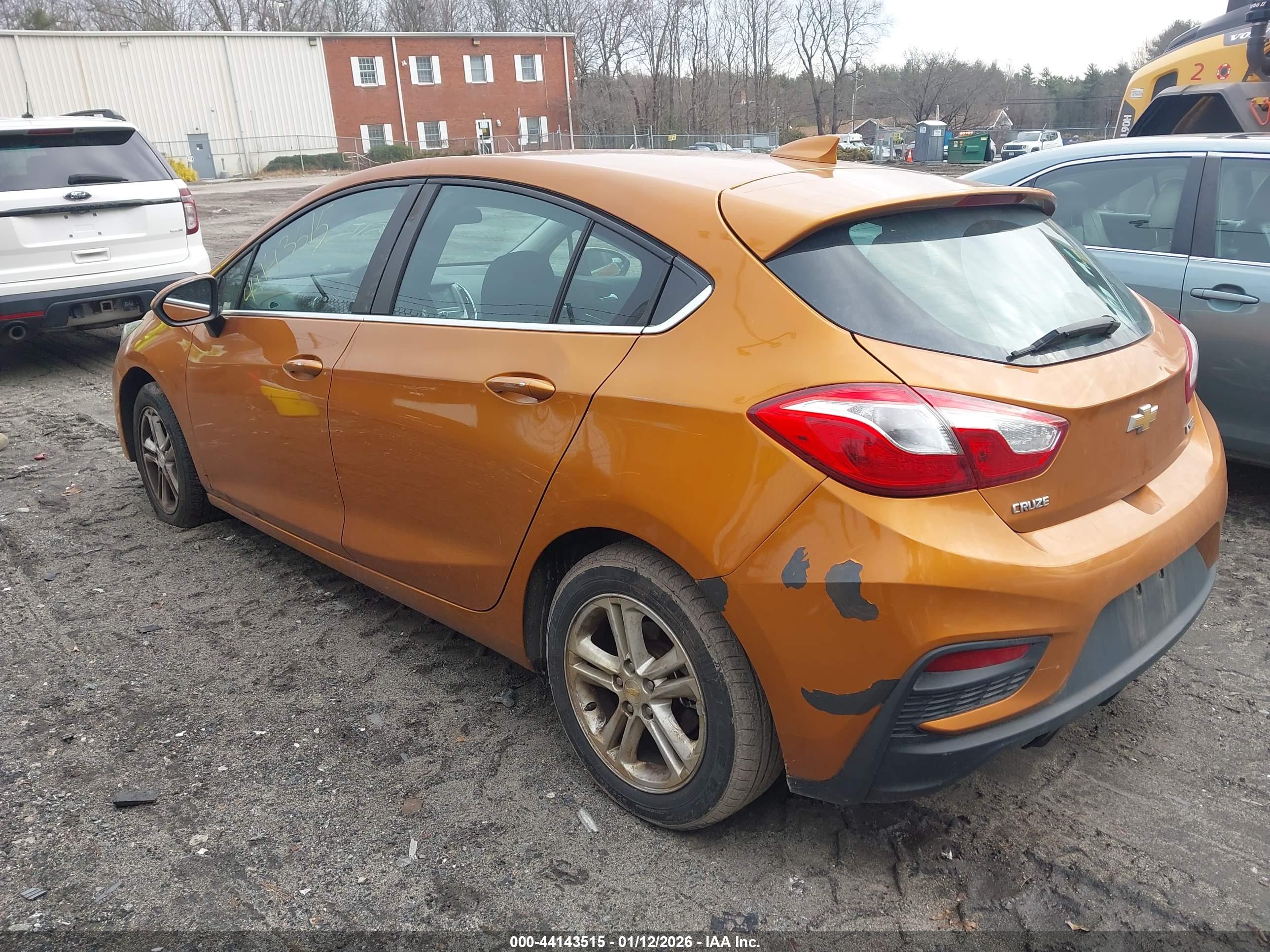 CHEVROLET CRUZE image 3
