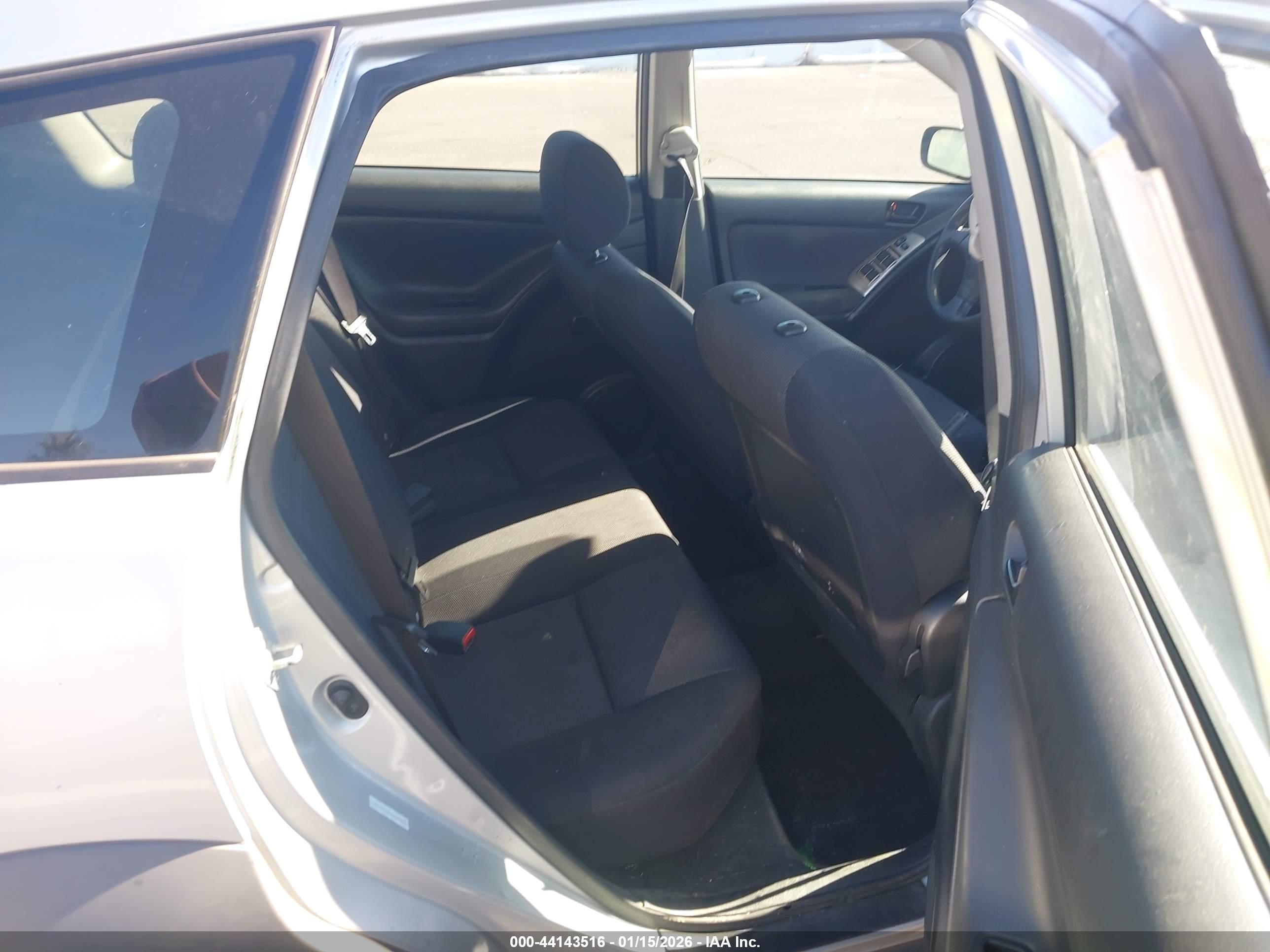 PONTIAC VIBE image 8