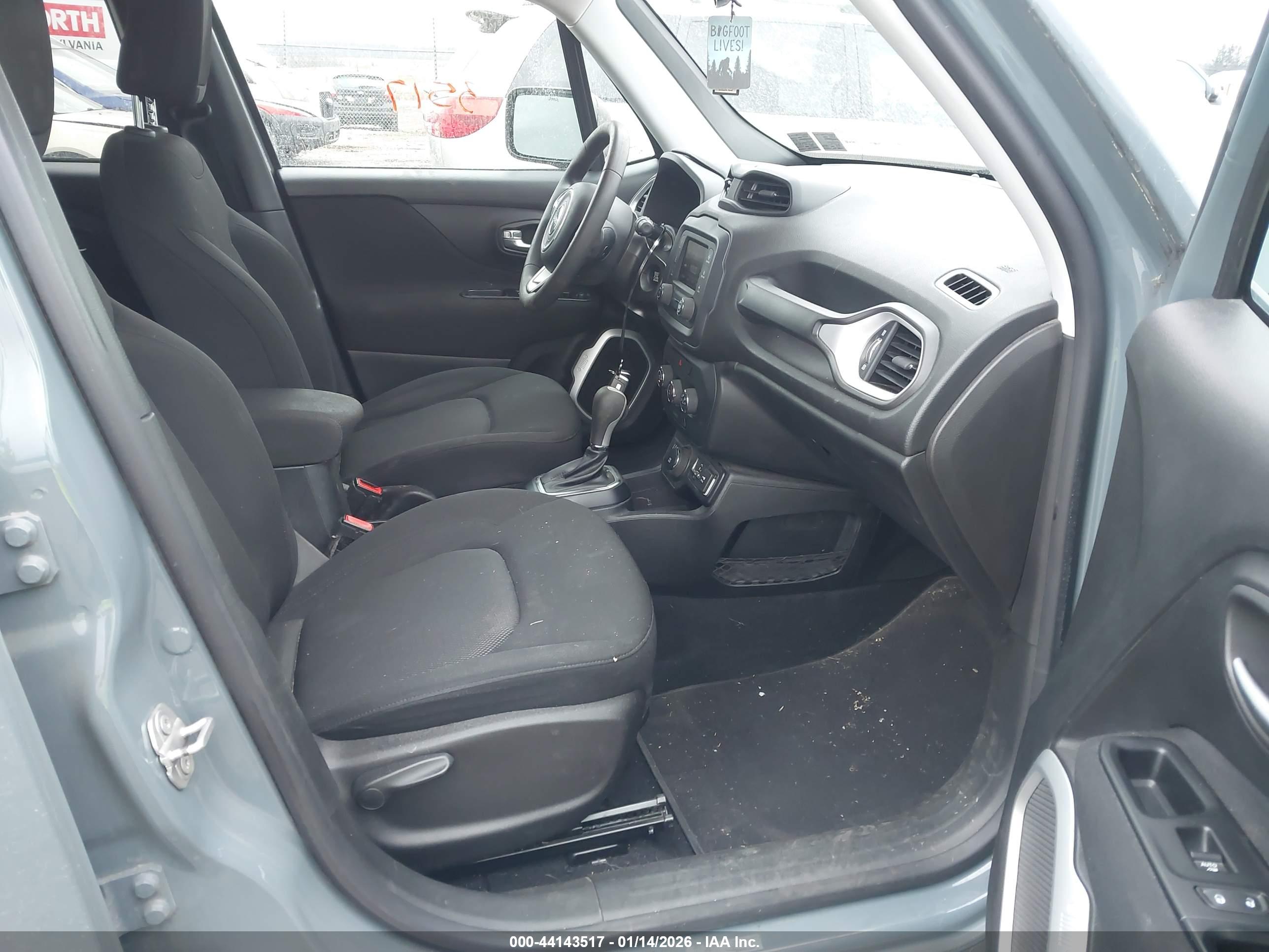 JEEP RENEGADE image 5