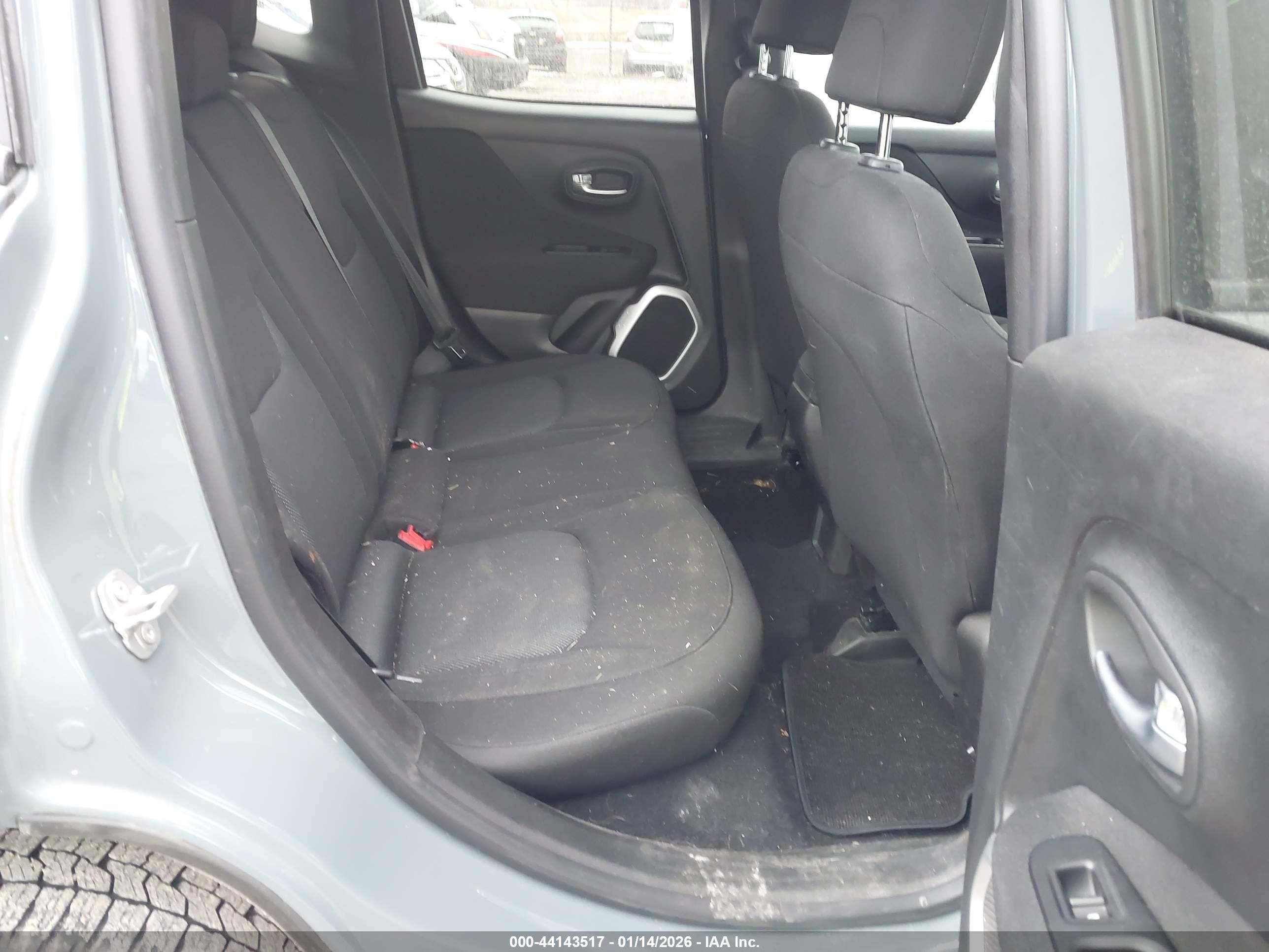 JEEP RENEGADE image 8