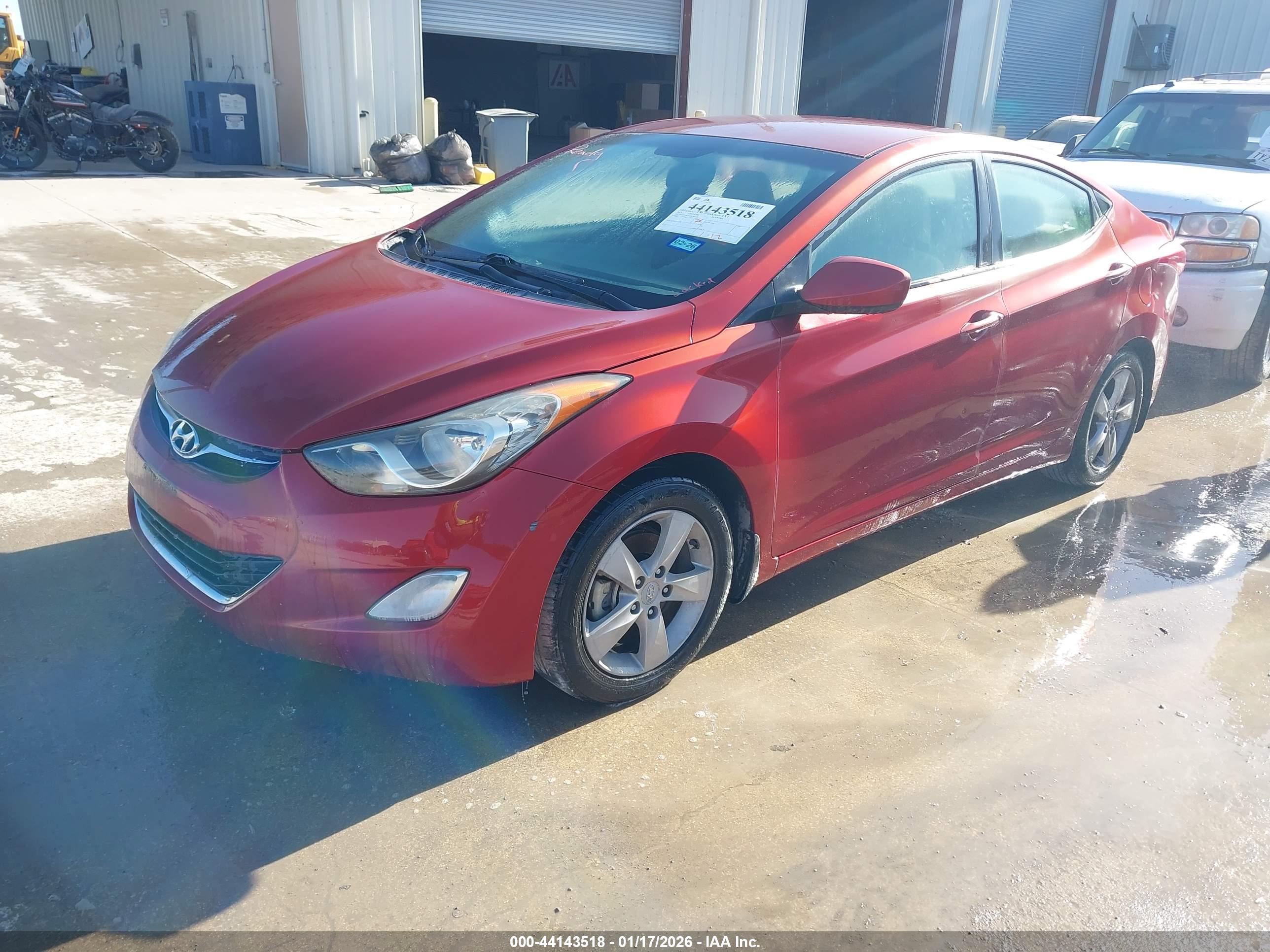 HYUNDAI ELANTRA image 2