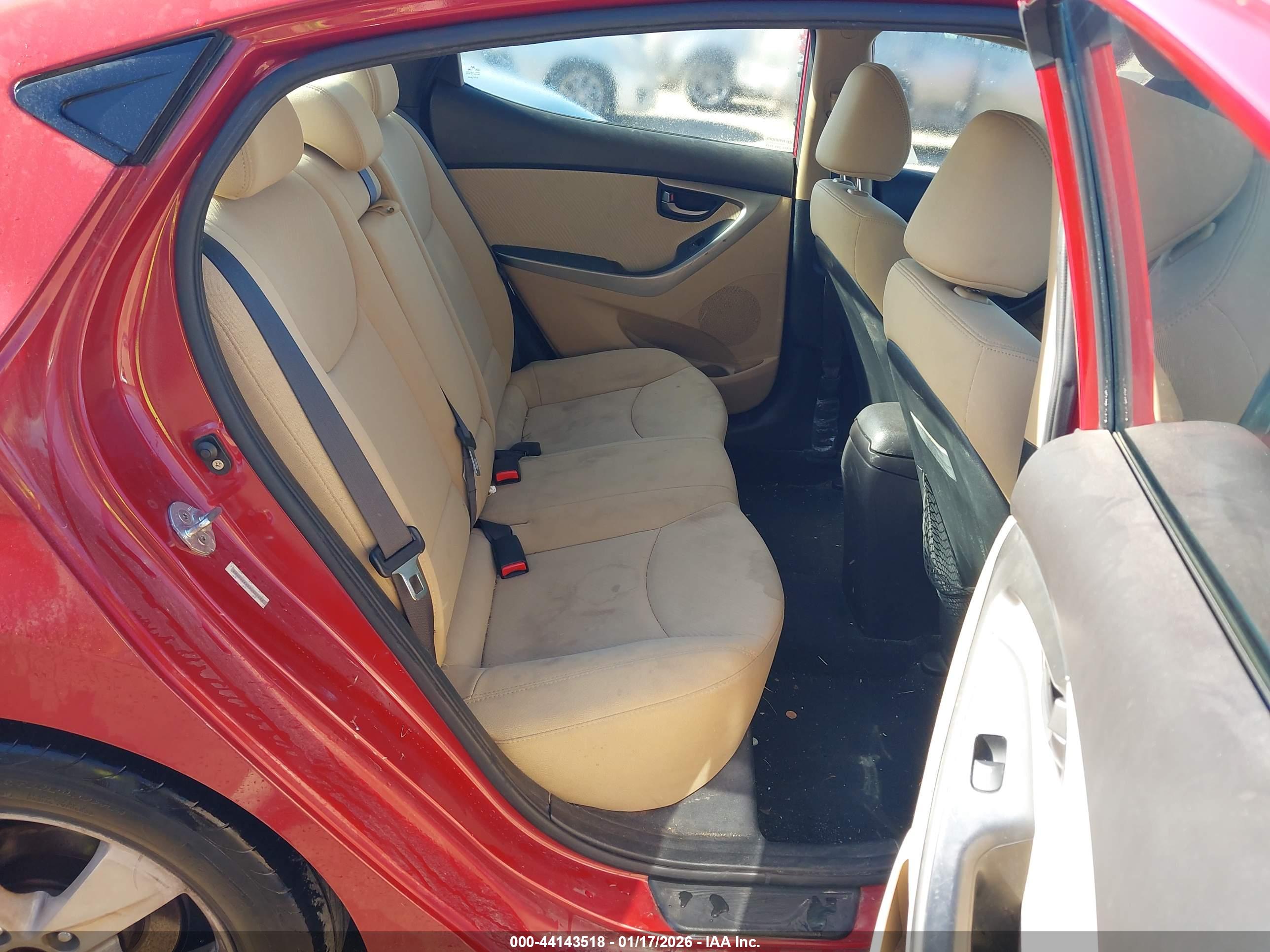 HYUNDAI ELANTRA image 8