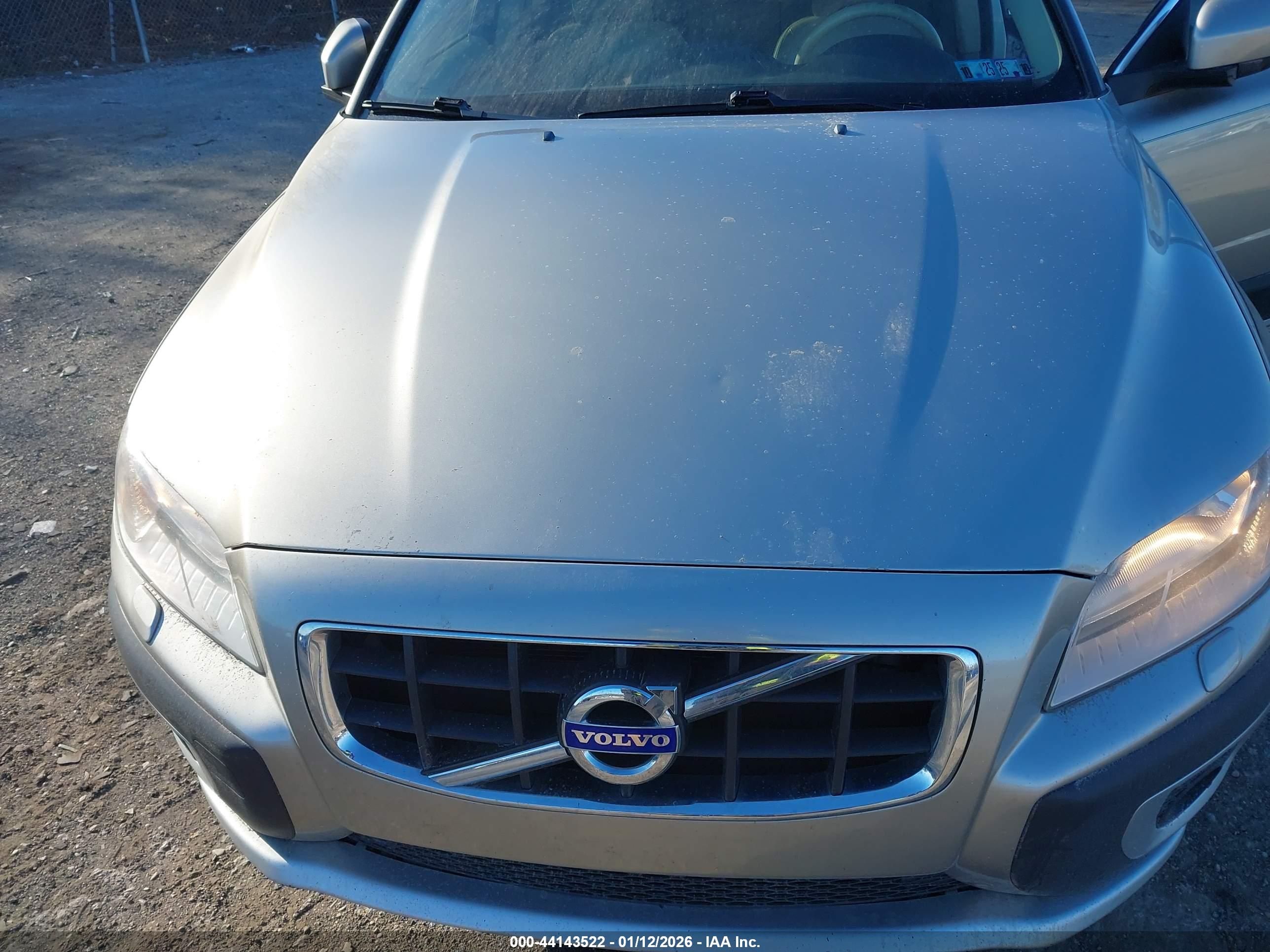 VOLVO XC70 image 6