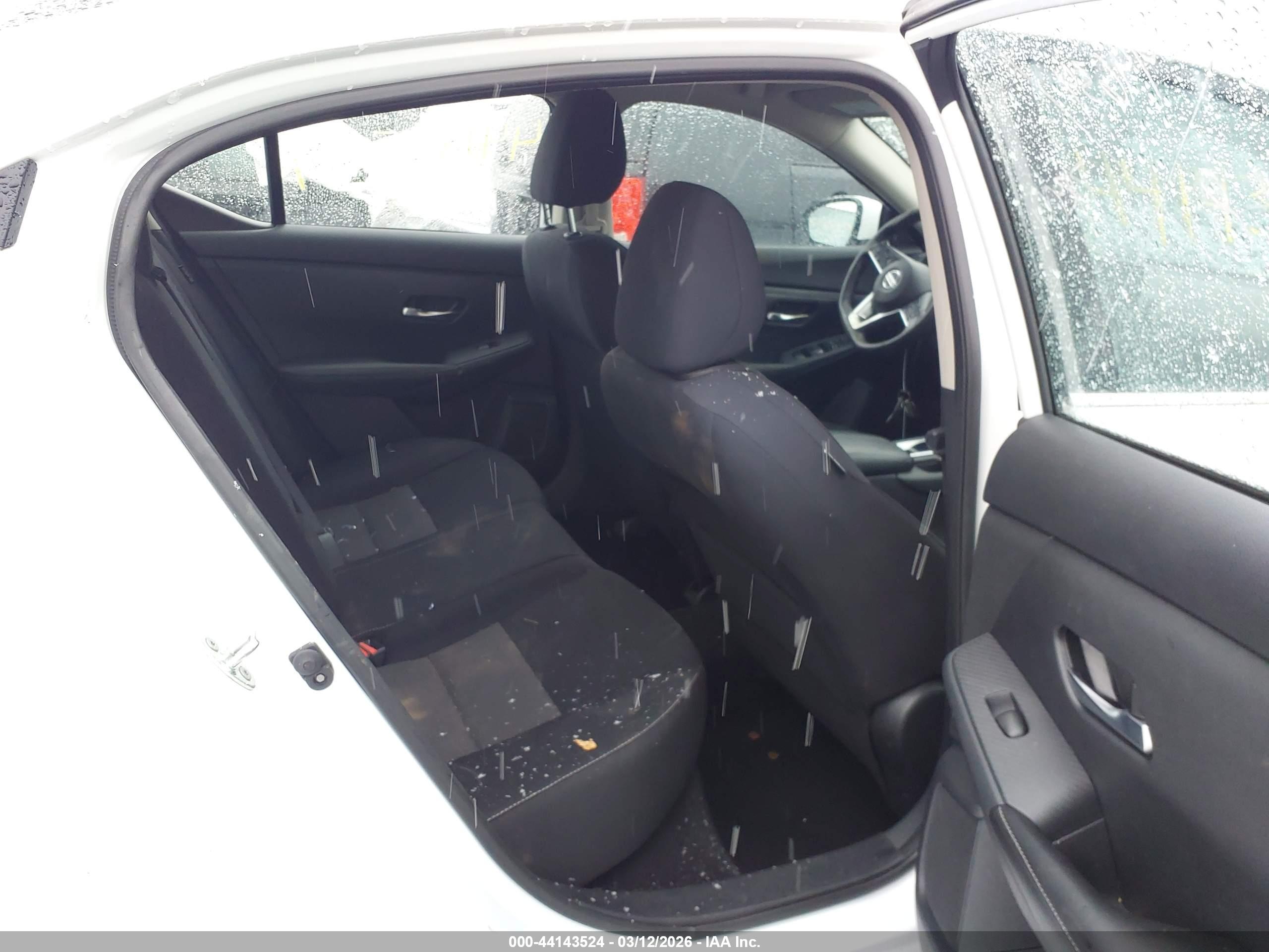 NISSAN SENTRA image 8