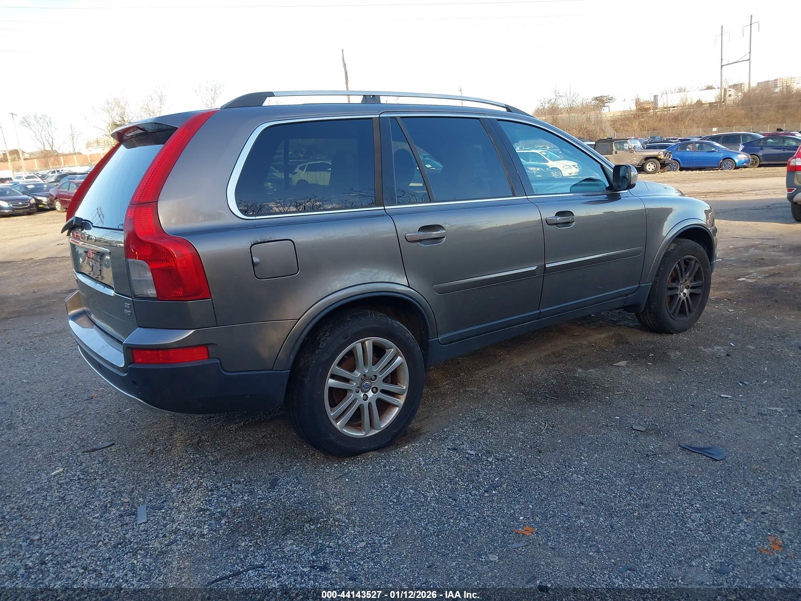 VOLVO XC90 image 4