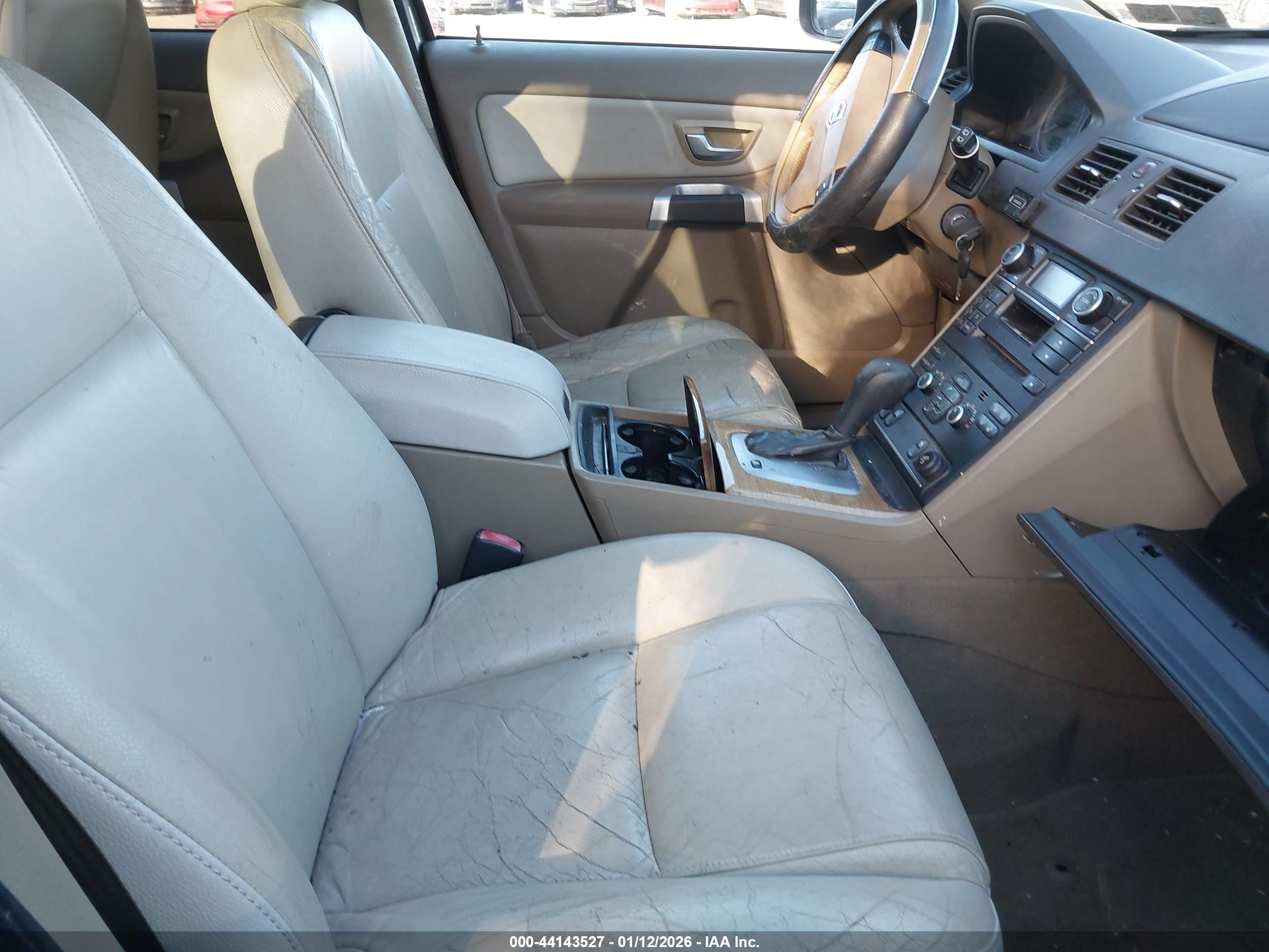 VOLVO XC90 image 5