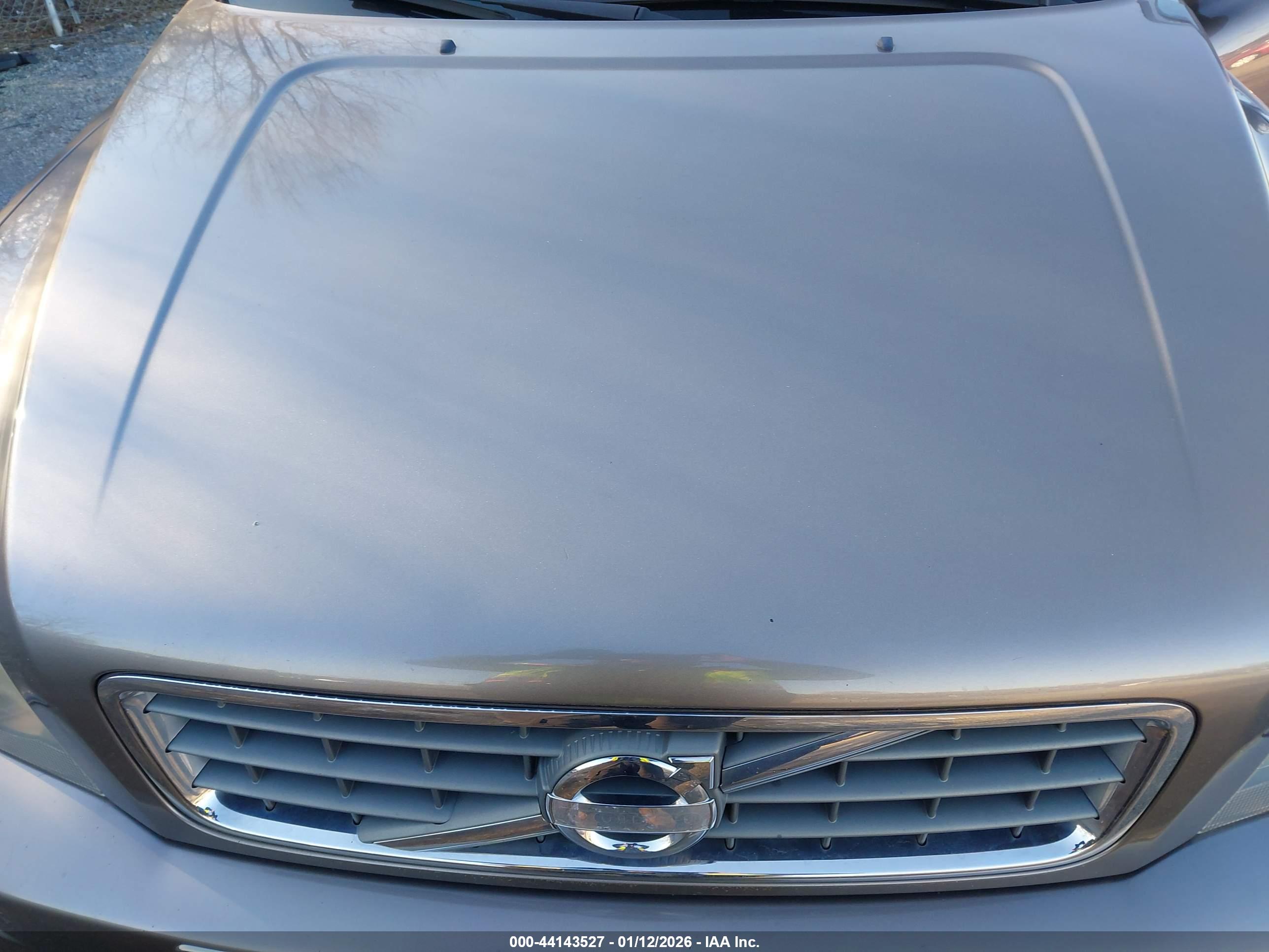 VOLVO XC90 image 6