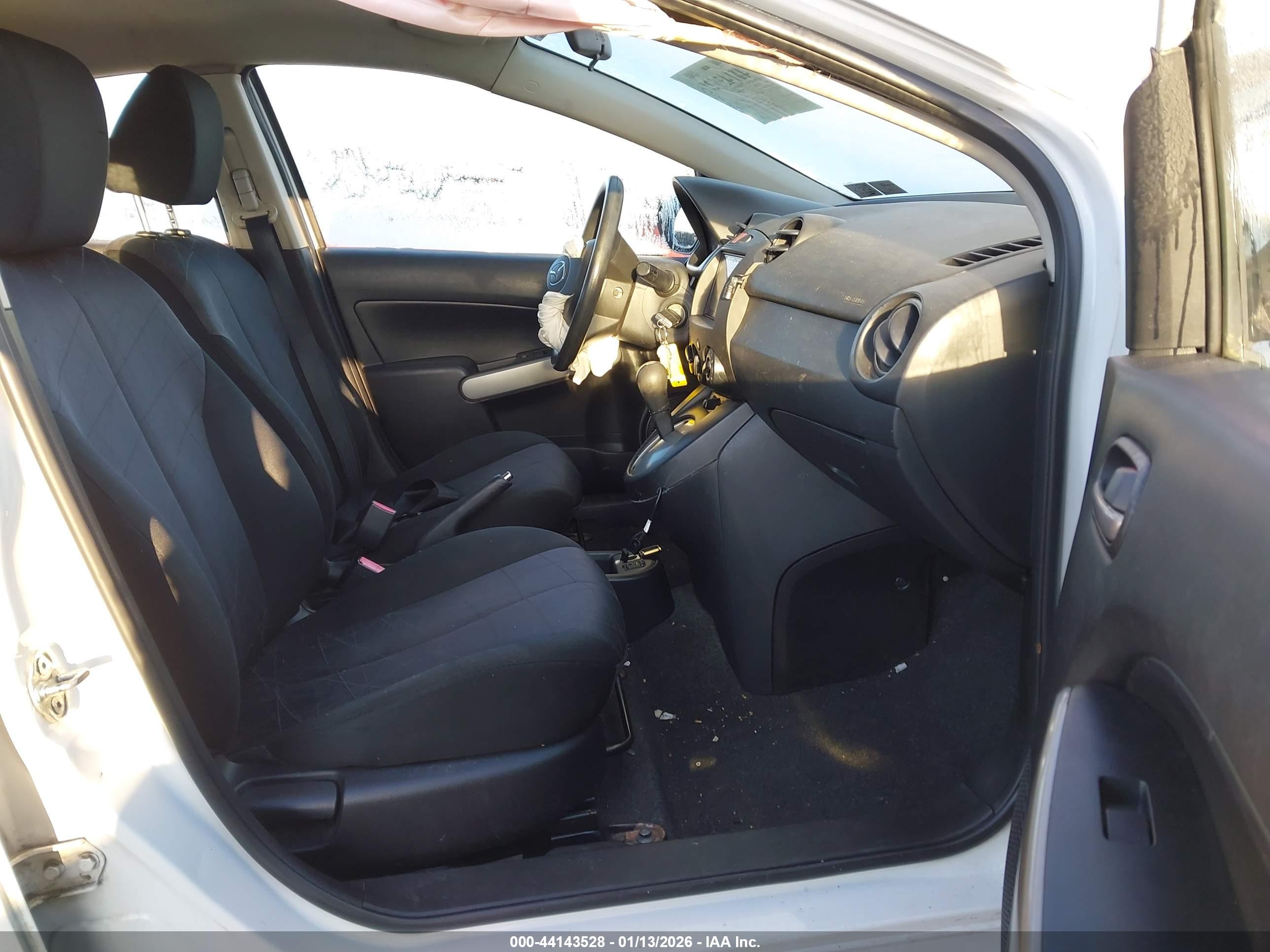 MAZDA MAZDA2 image 5
