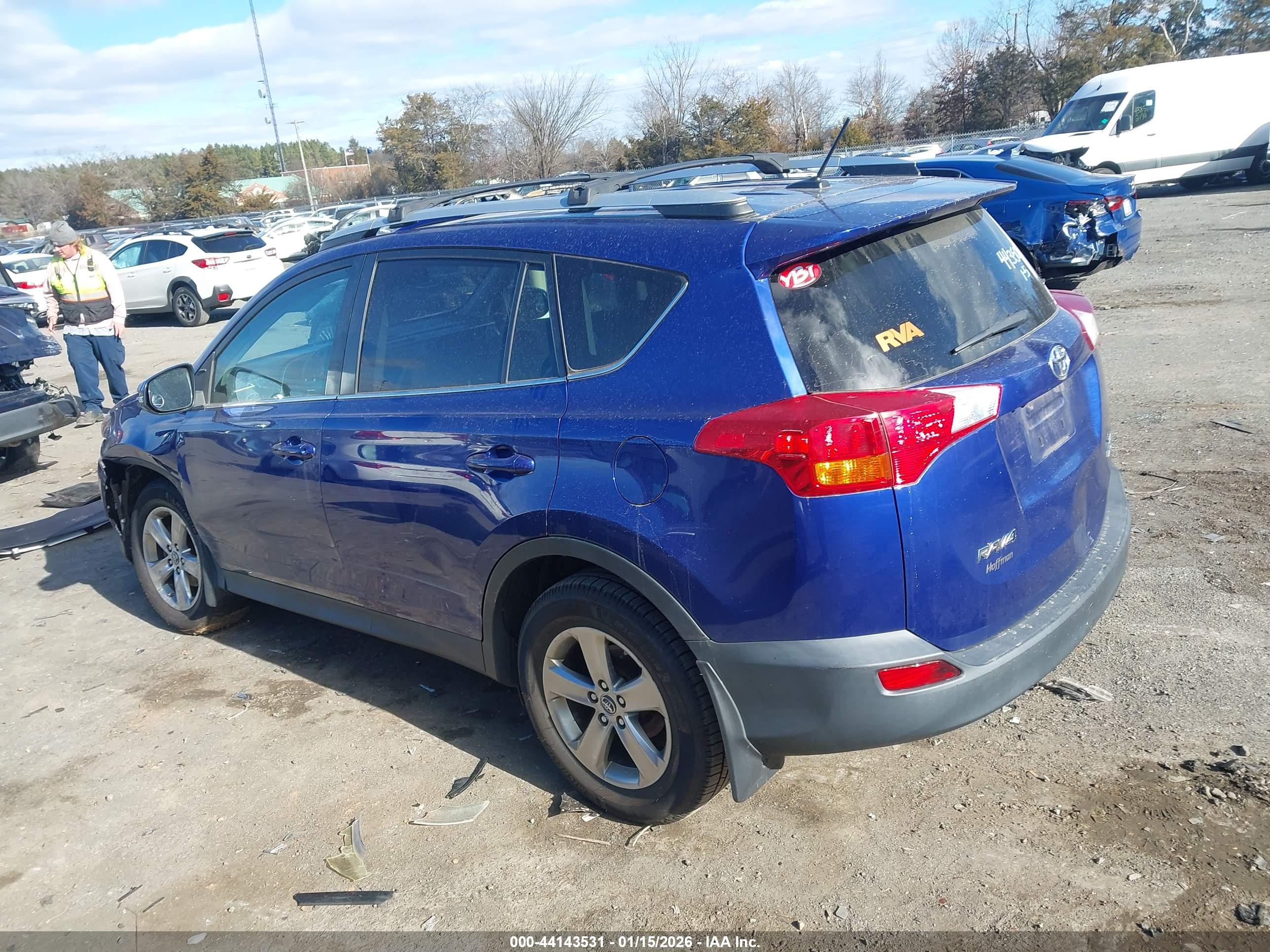 TOYOTA RAV4 image 3