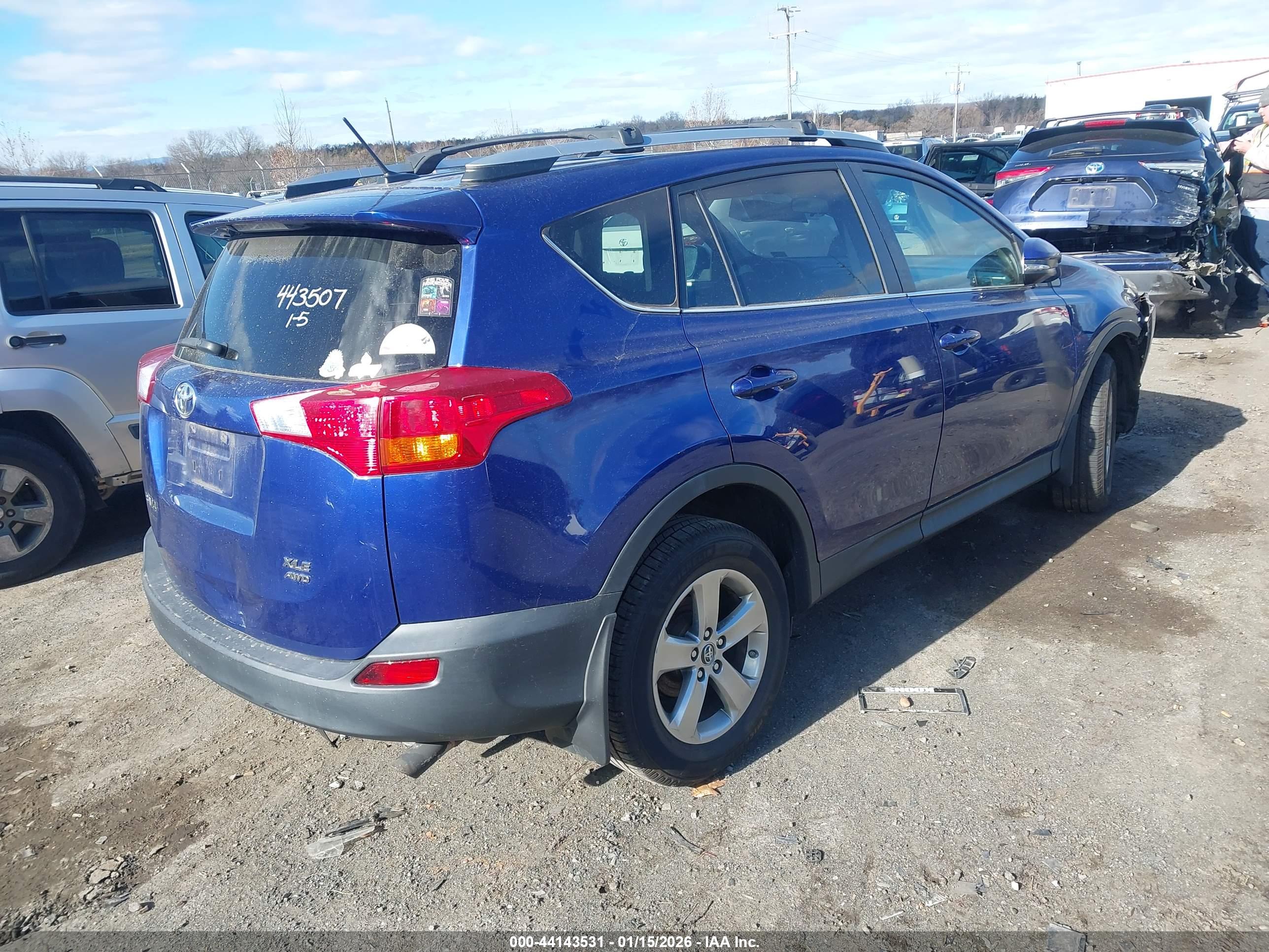 TOYOTA RAV4 image 4