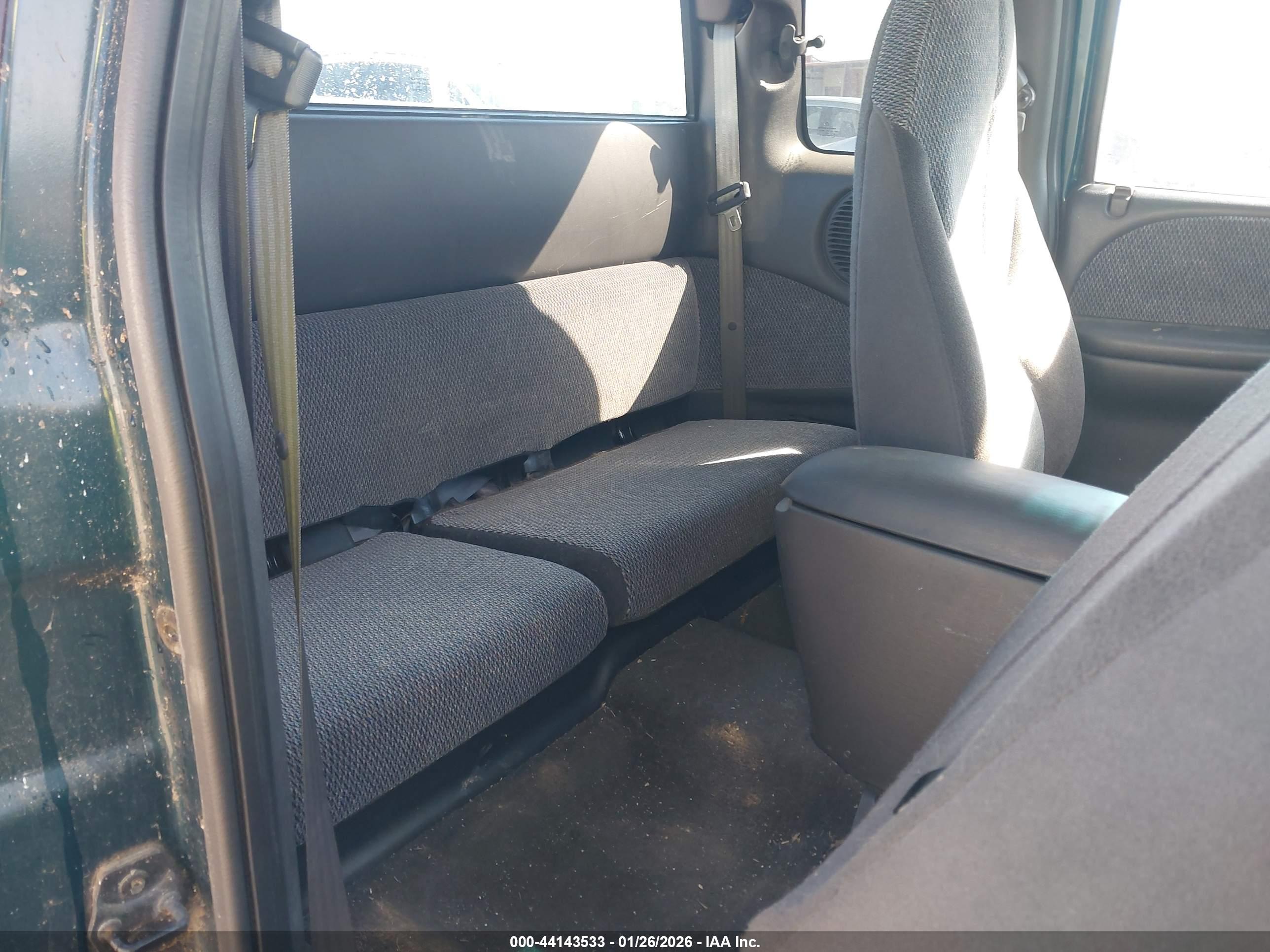 DODGE DAKOTA image 8