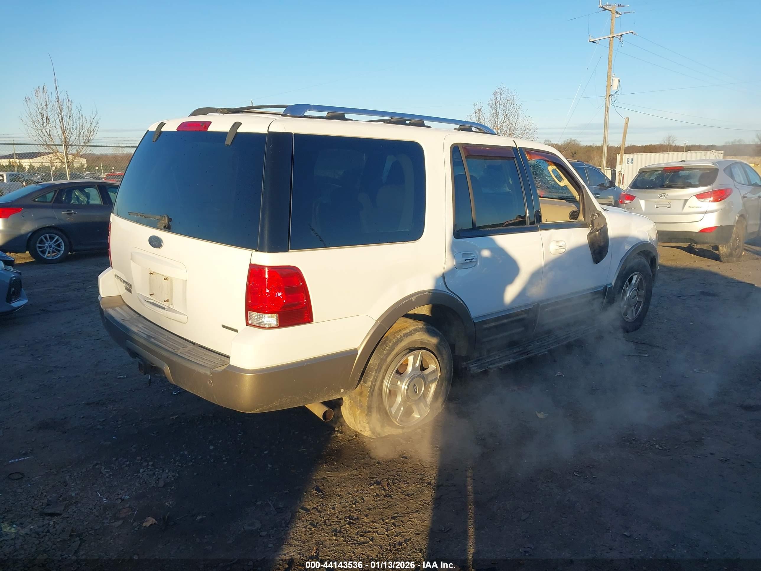FORD EXPEDITION image 4