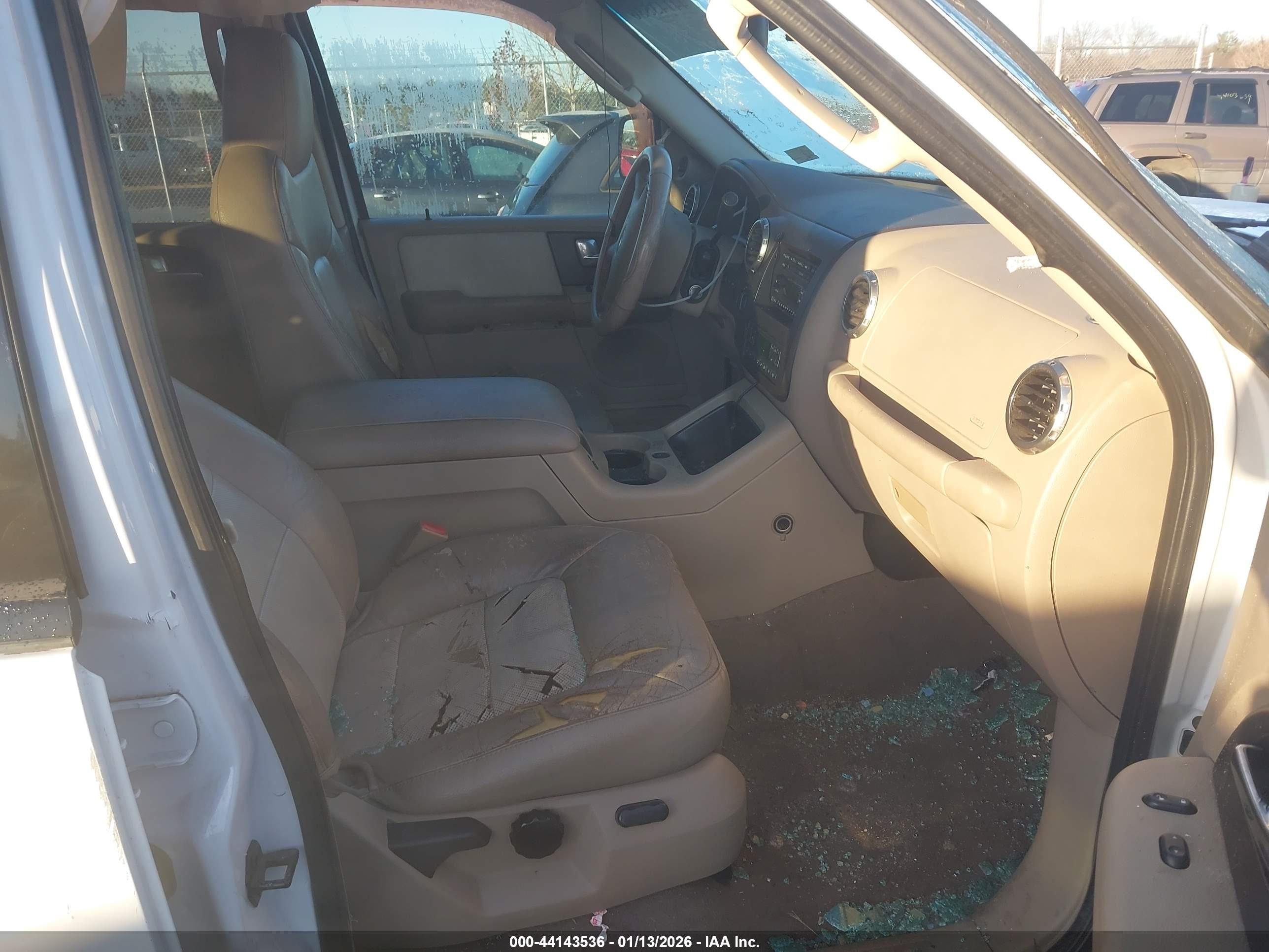 FORD EXPEDITION image 5