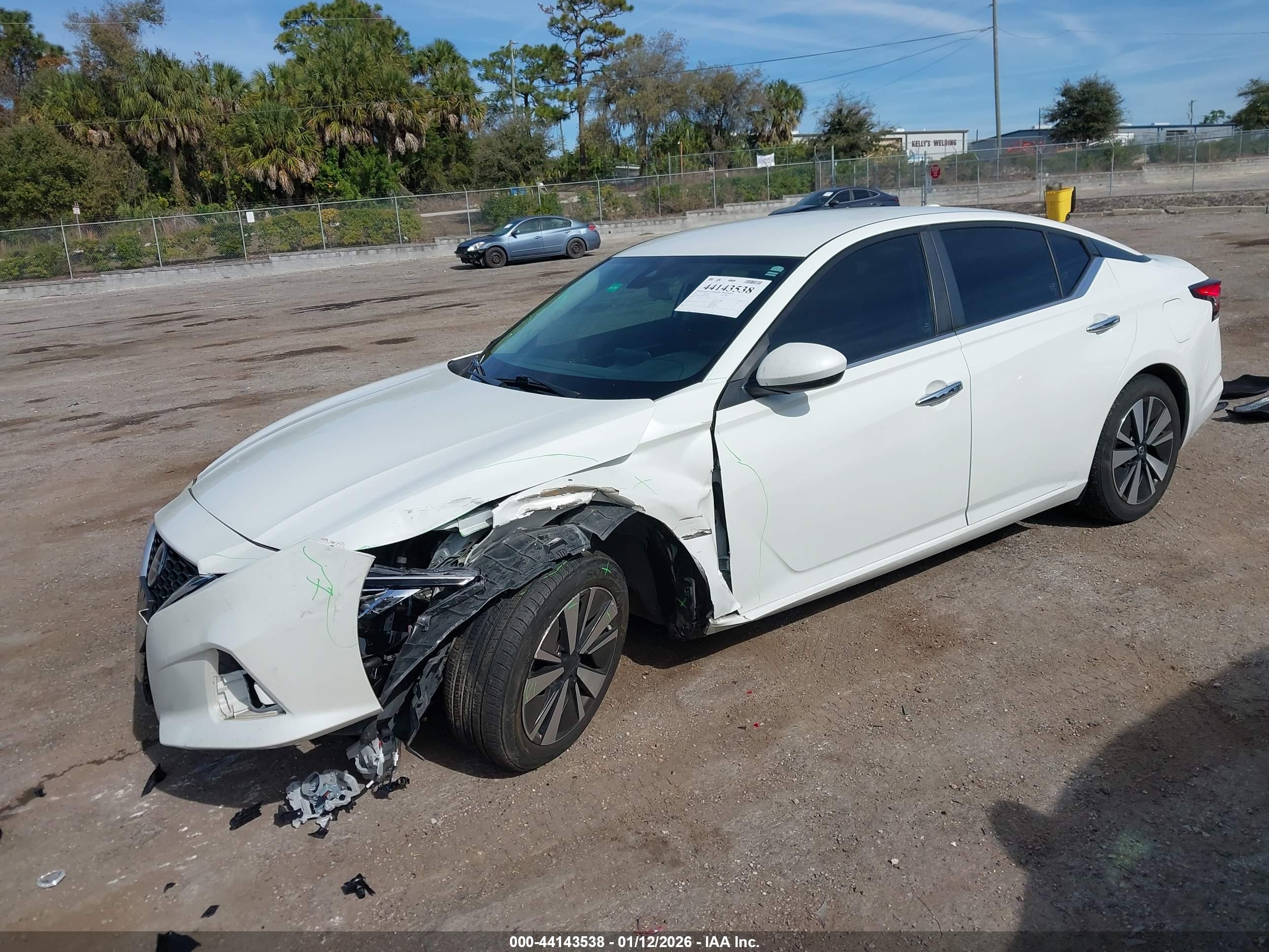 NISSAN ALTIMA image 2