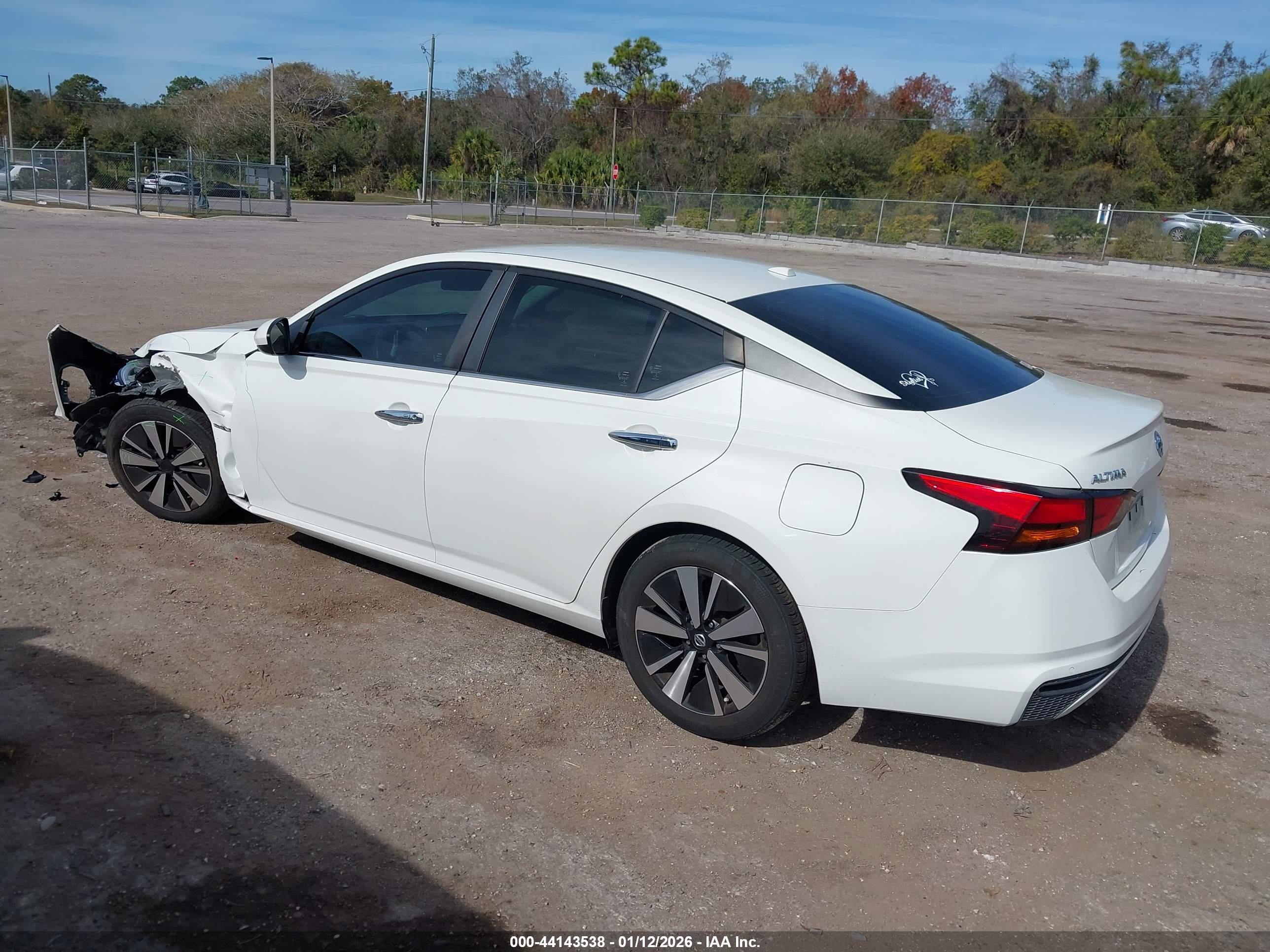NISSAN ALTIMA image 3