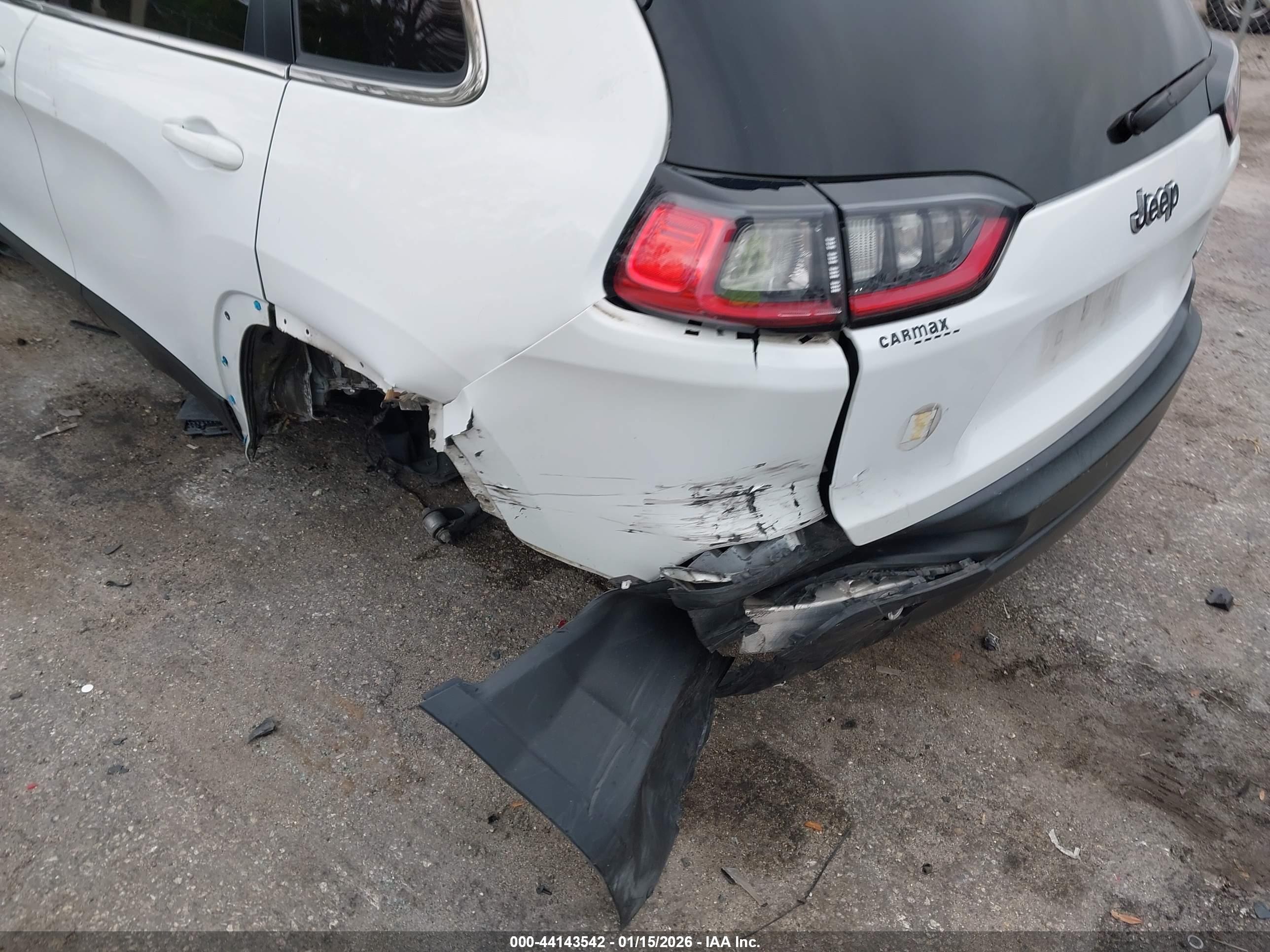 JEEP CHEROKEE image 6
