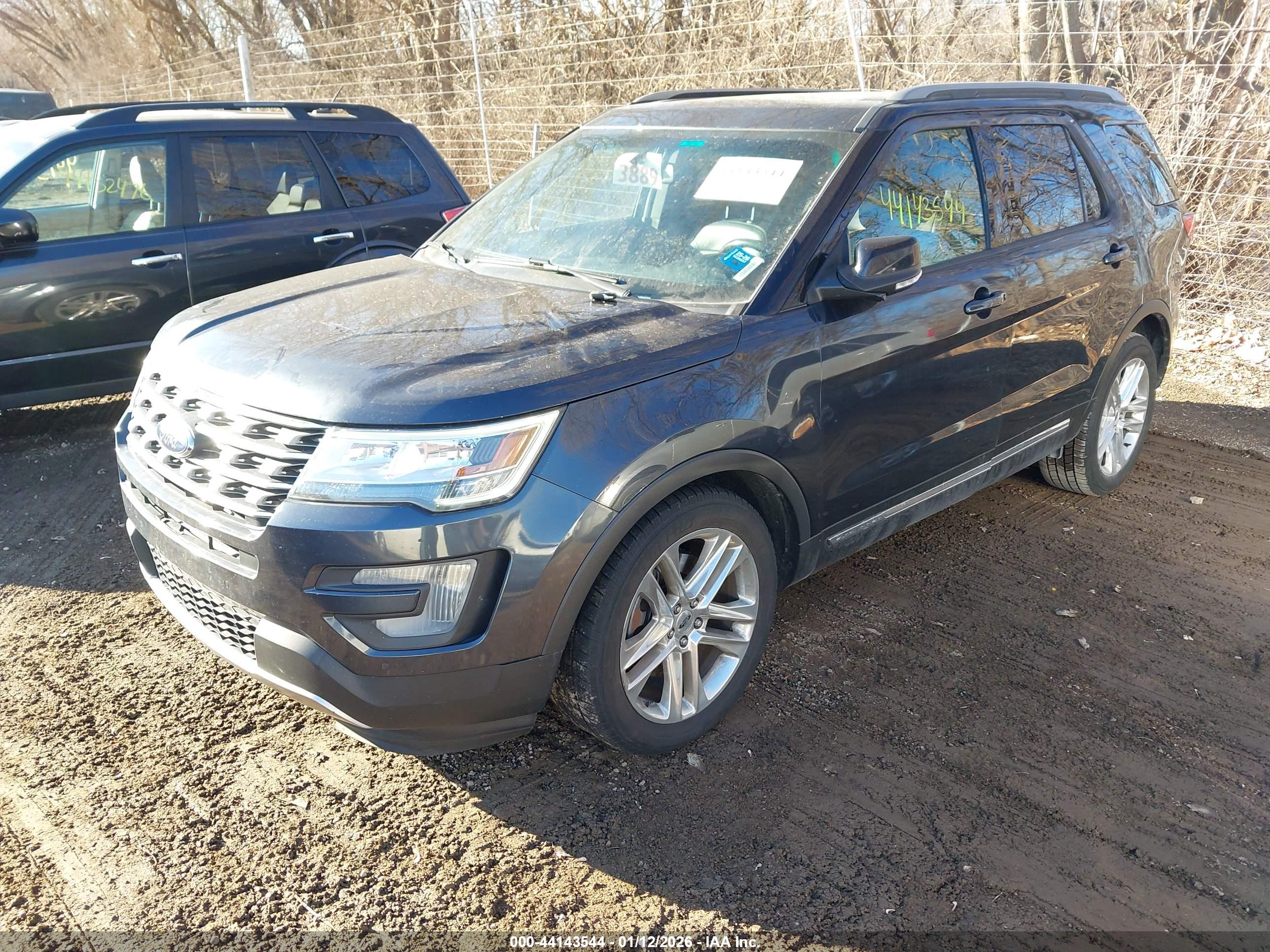 FORD EXPLORER image 2