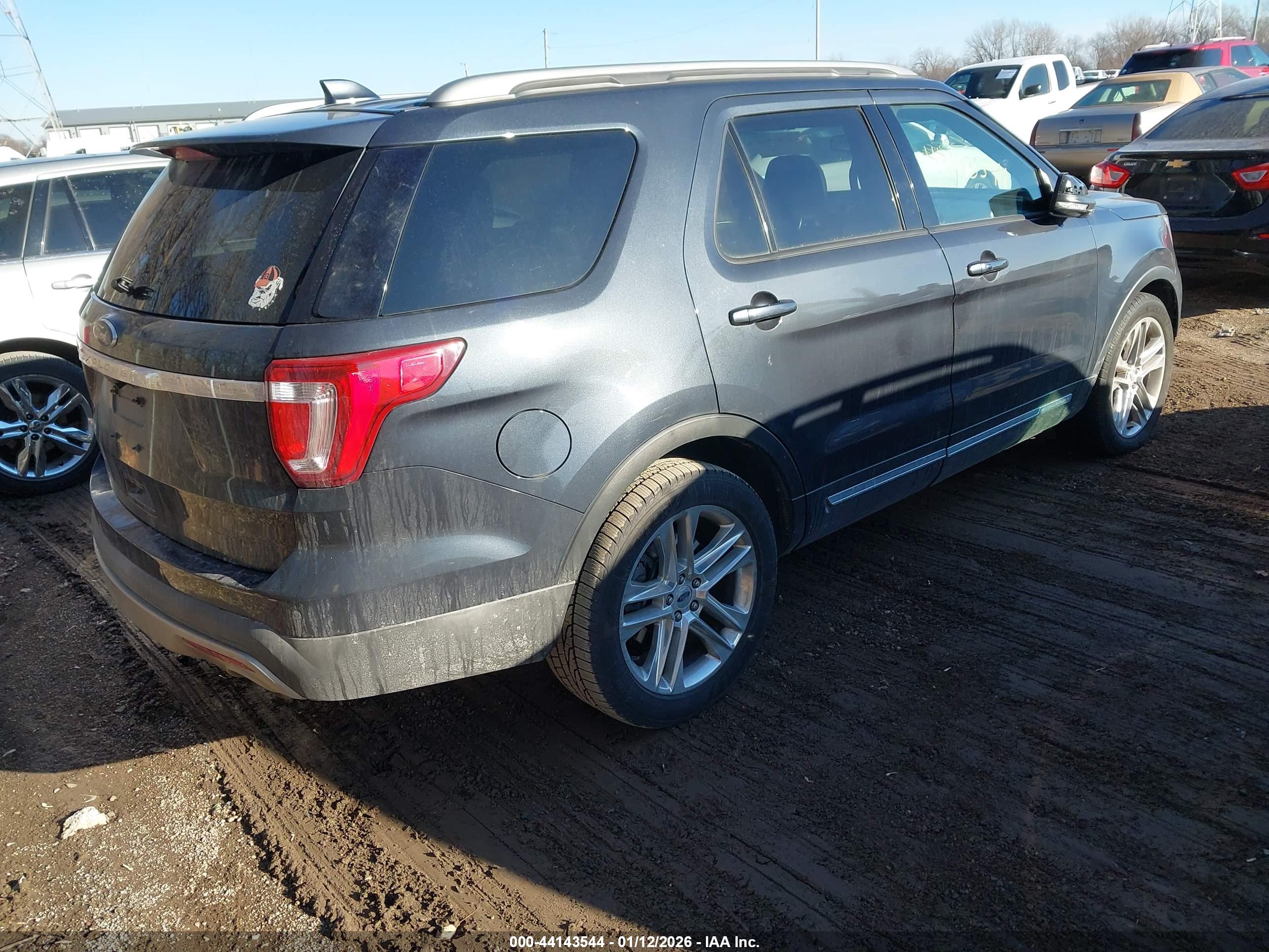 FORD EXPLORER image 4