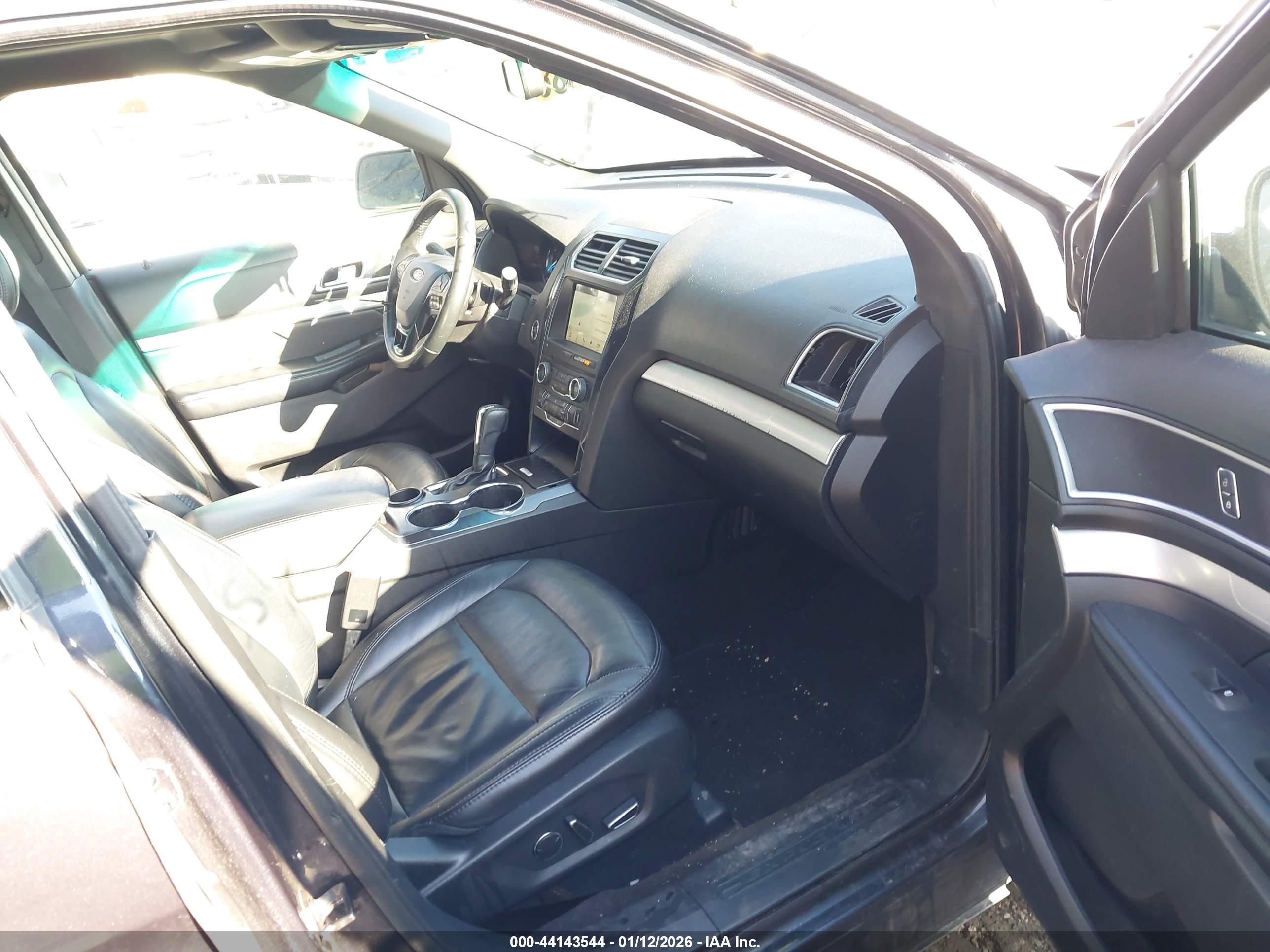 FORD EXPLORER image 5