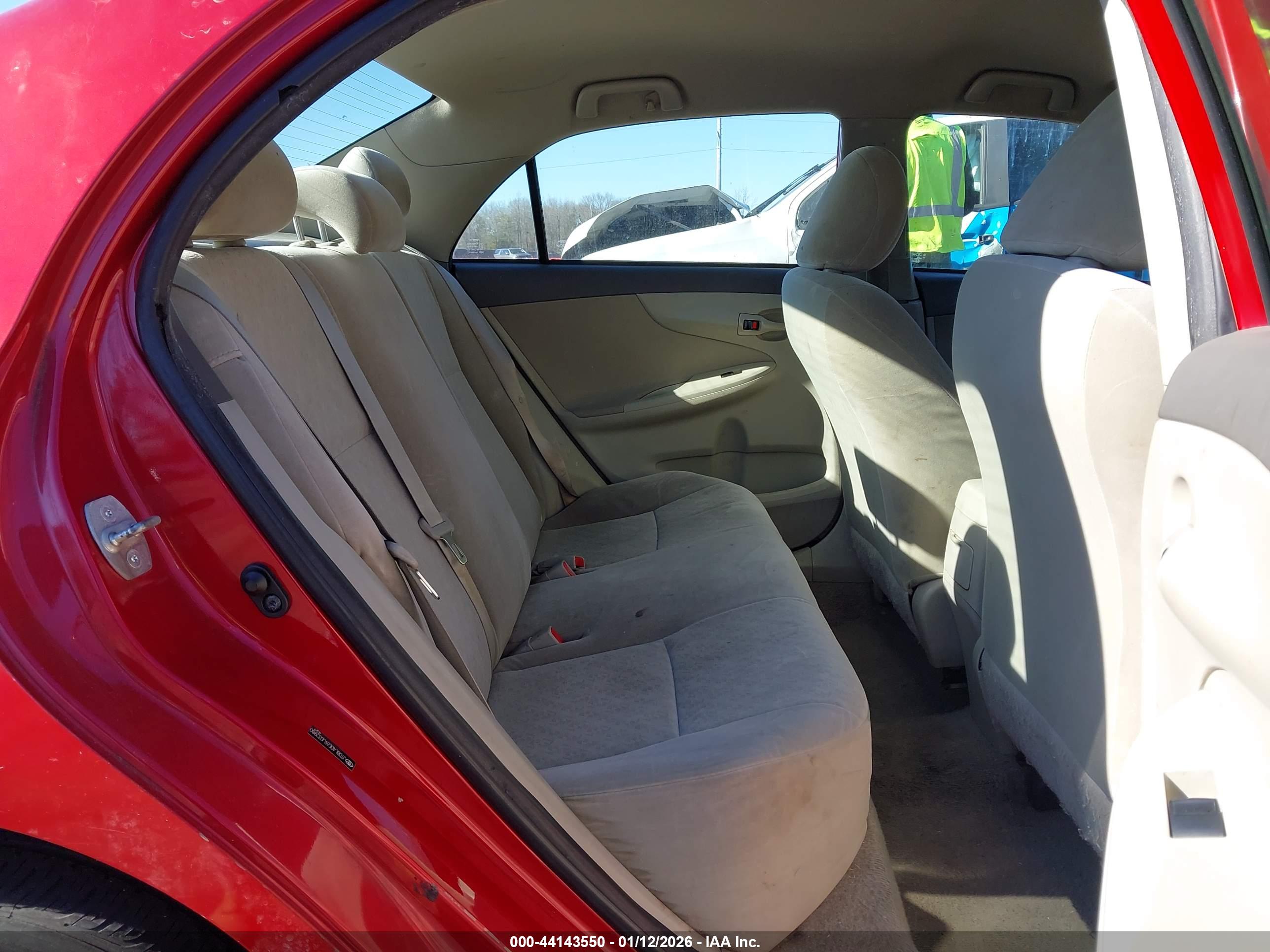 TOYOTA COROLLA image 8