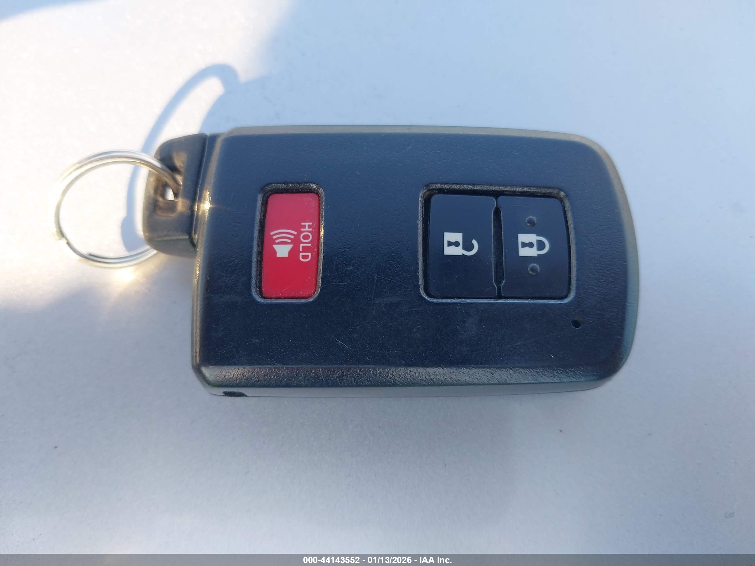 TOYOTA PRIUS image 11