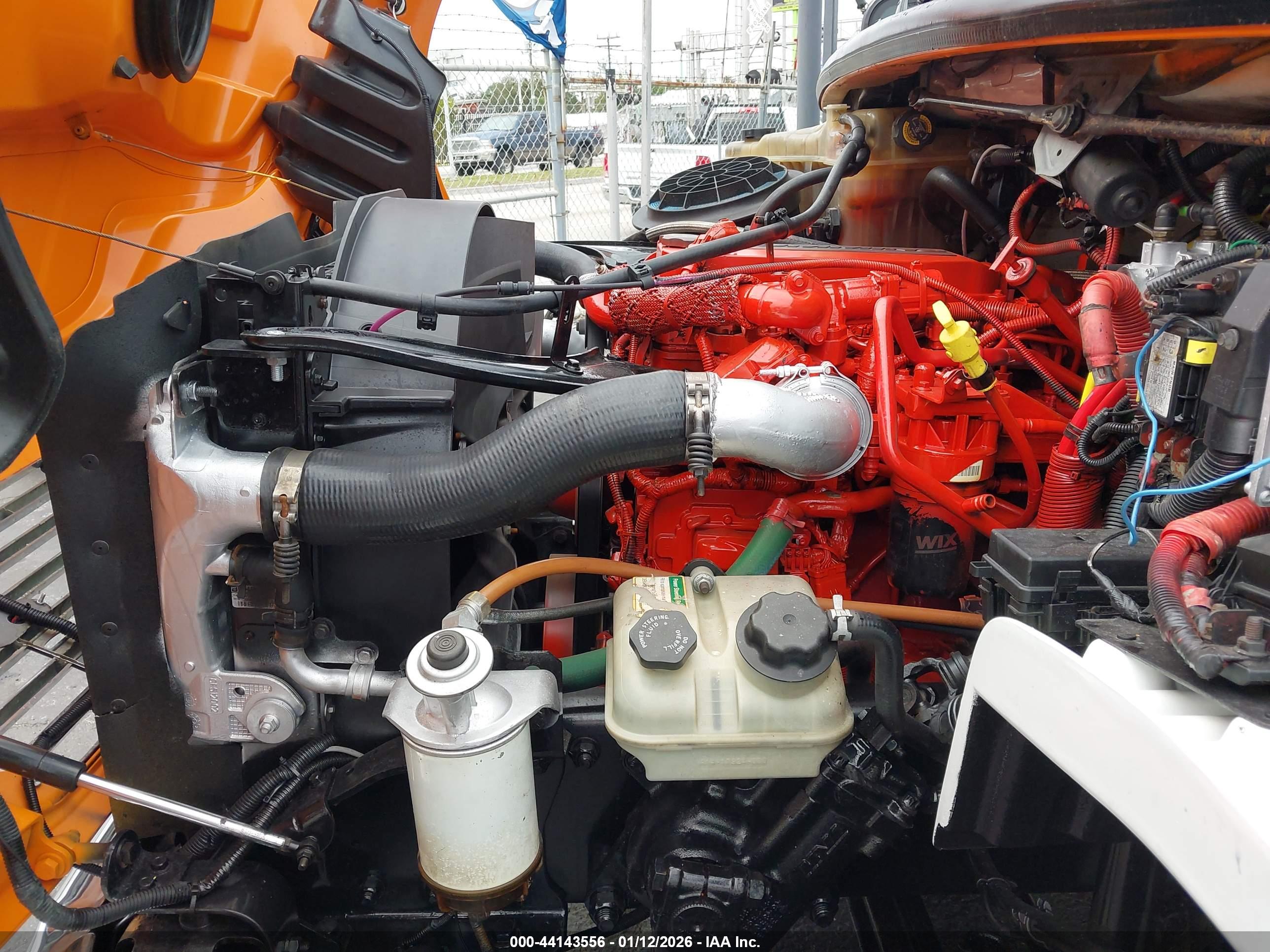 FREIGHTLINER M2 image 10