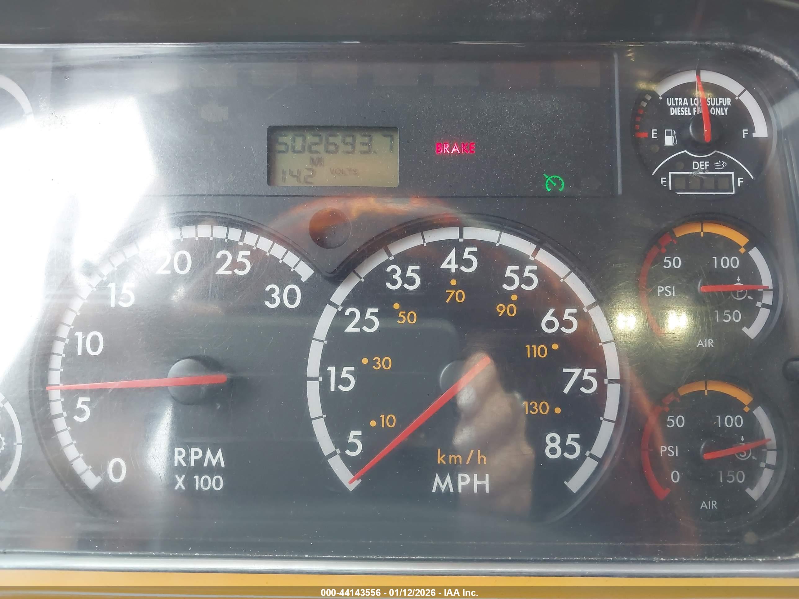 FREIGHTLINER M2 image 6