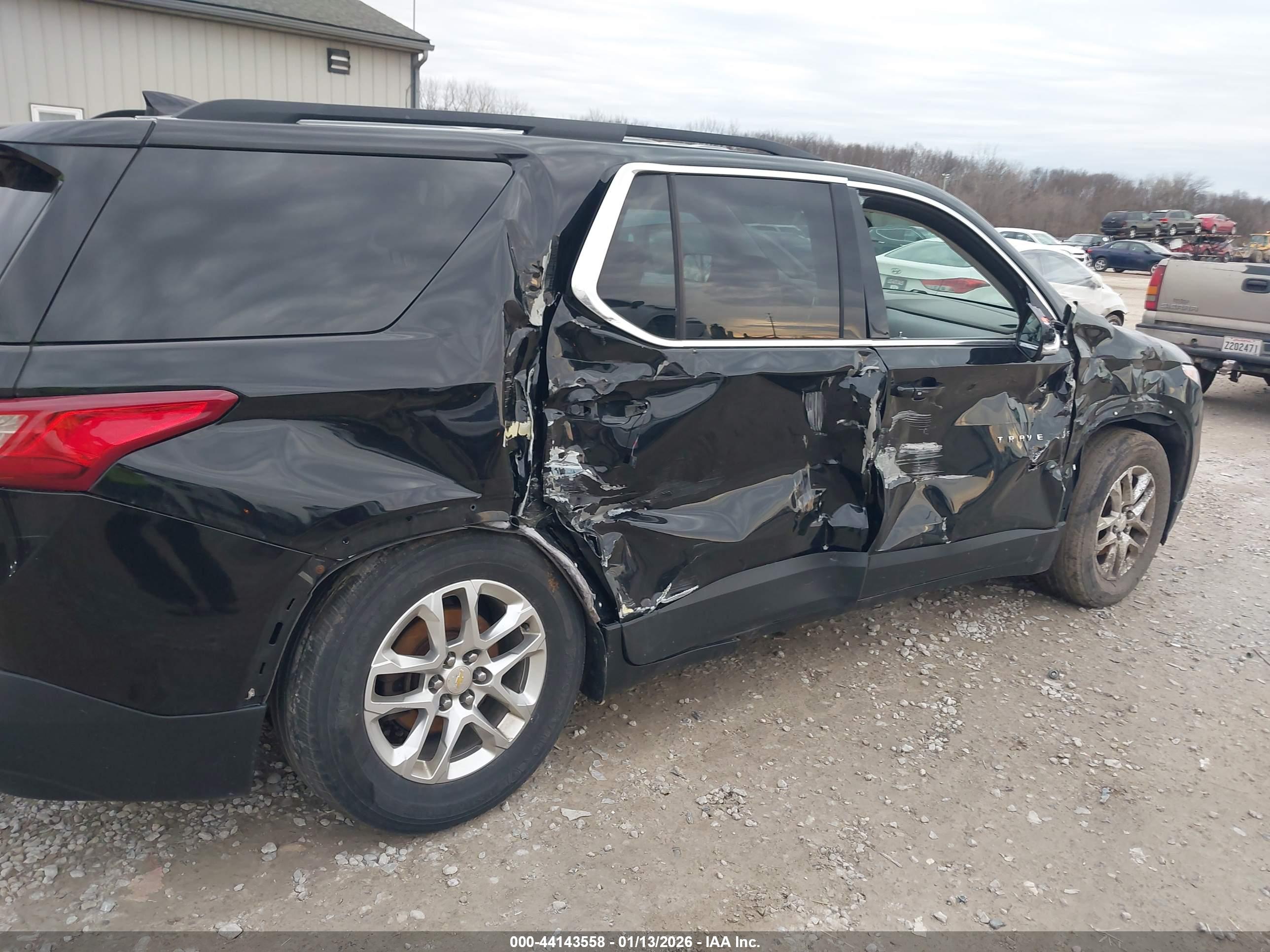 CHEVROLET TRAVERSE image 6