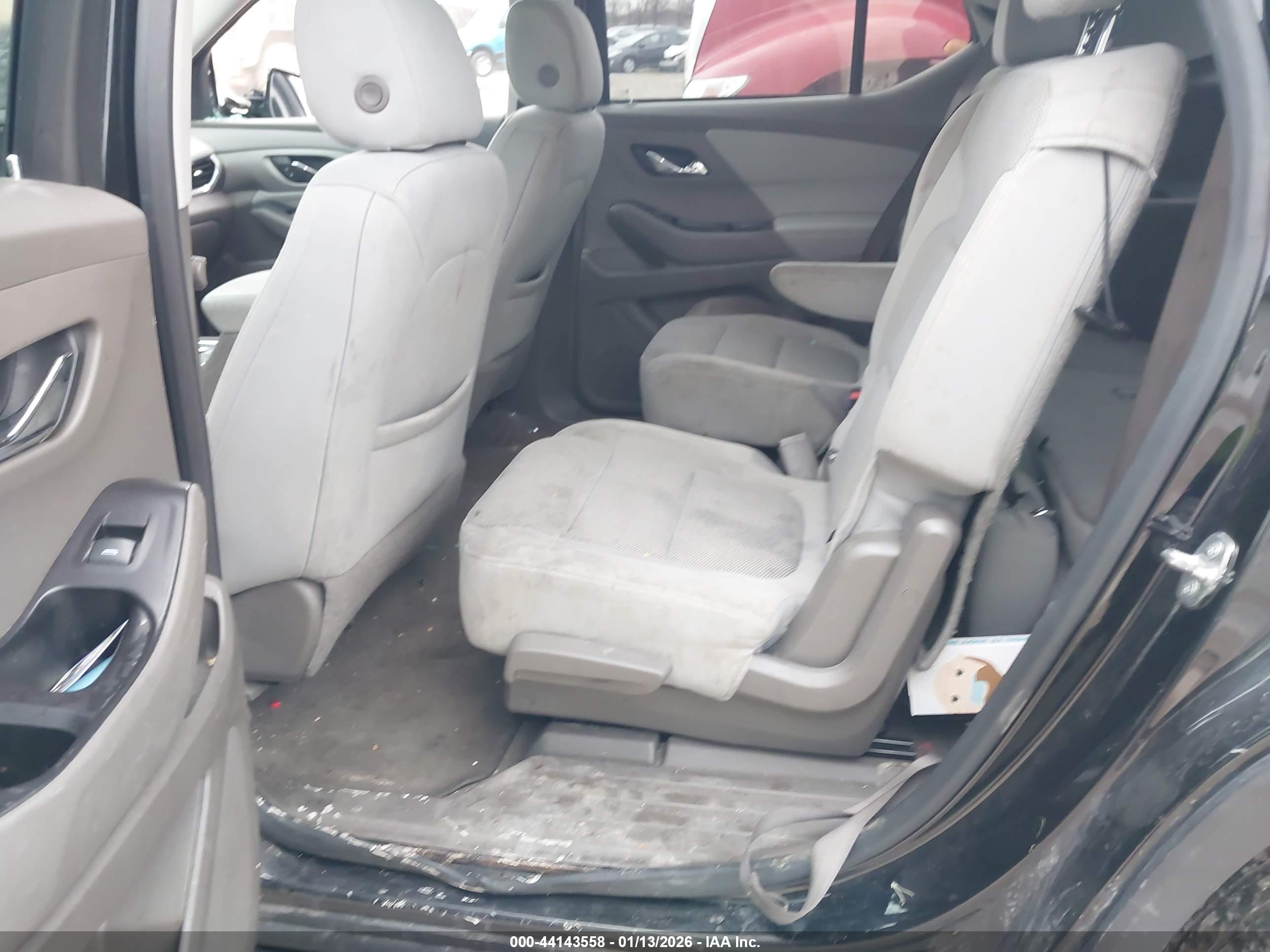 CHEVROLET TRAVERSE image 8