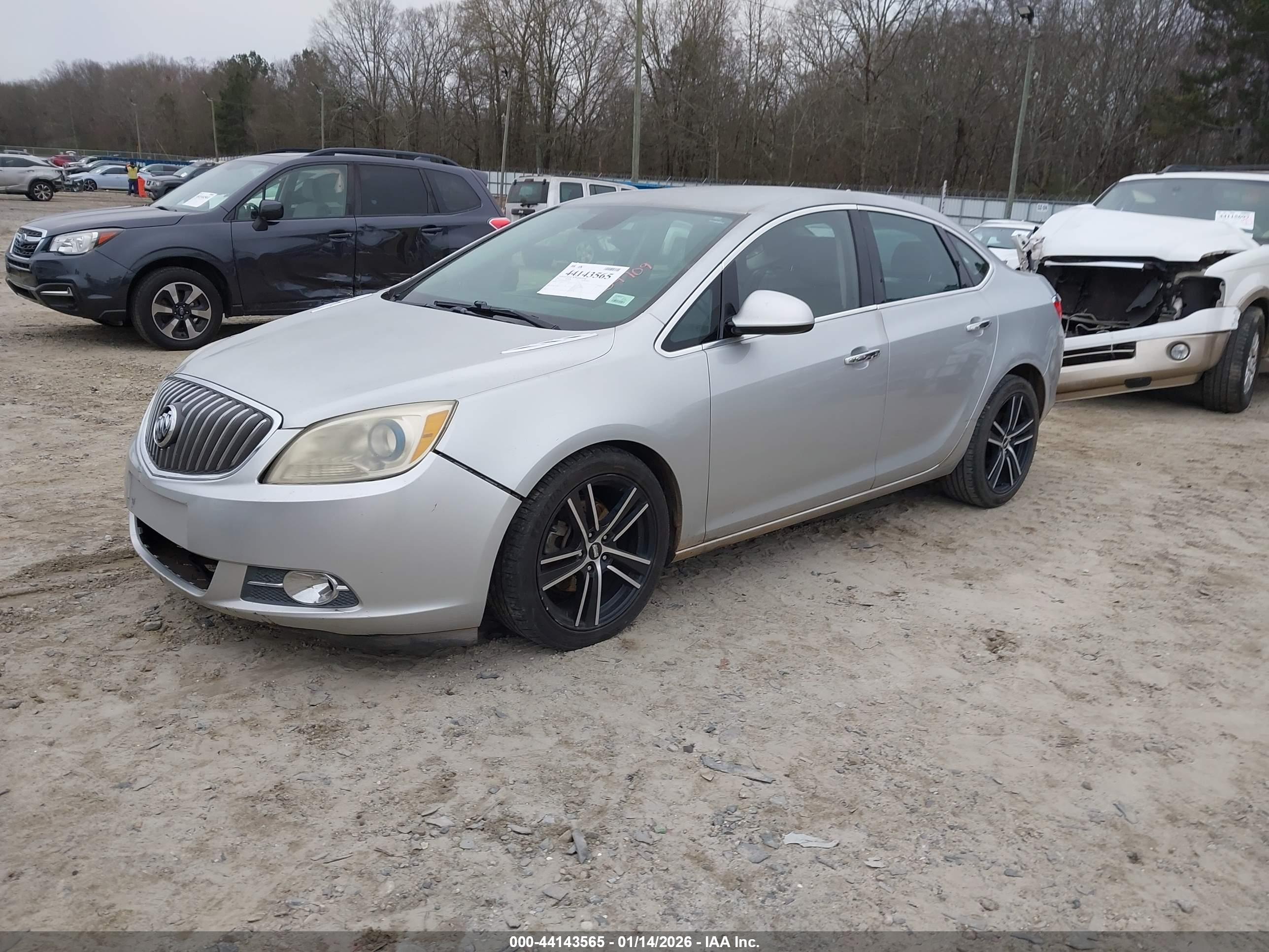 BUICK VERANO image 2