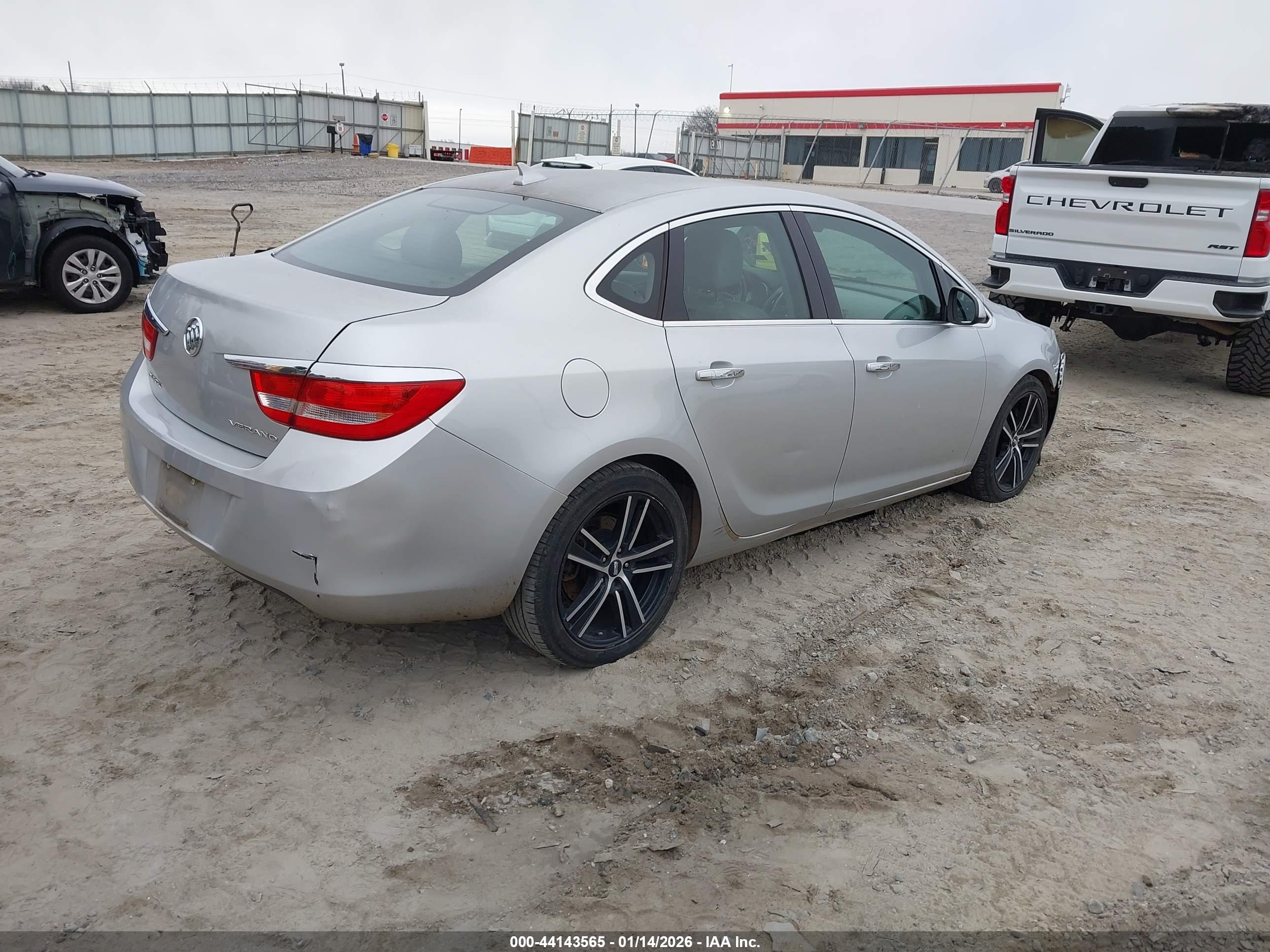 BUICK VERANO image 4