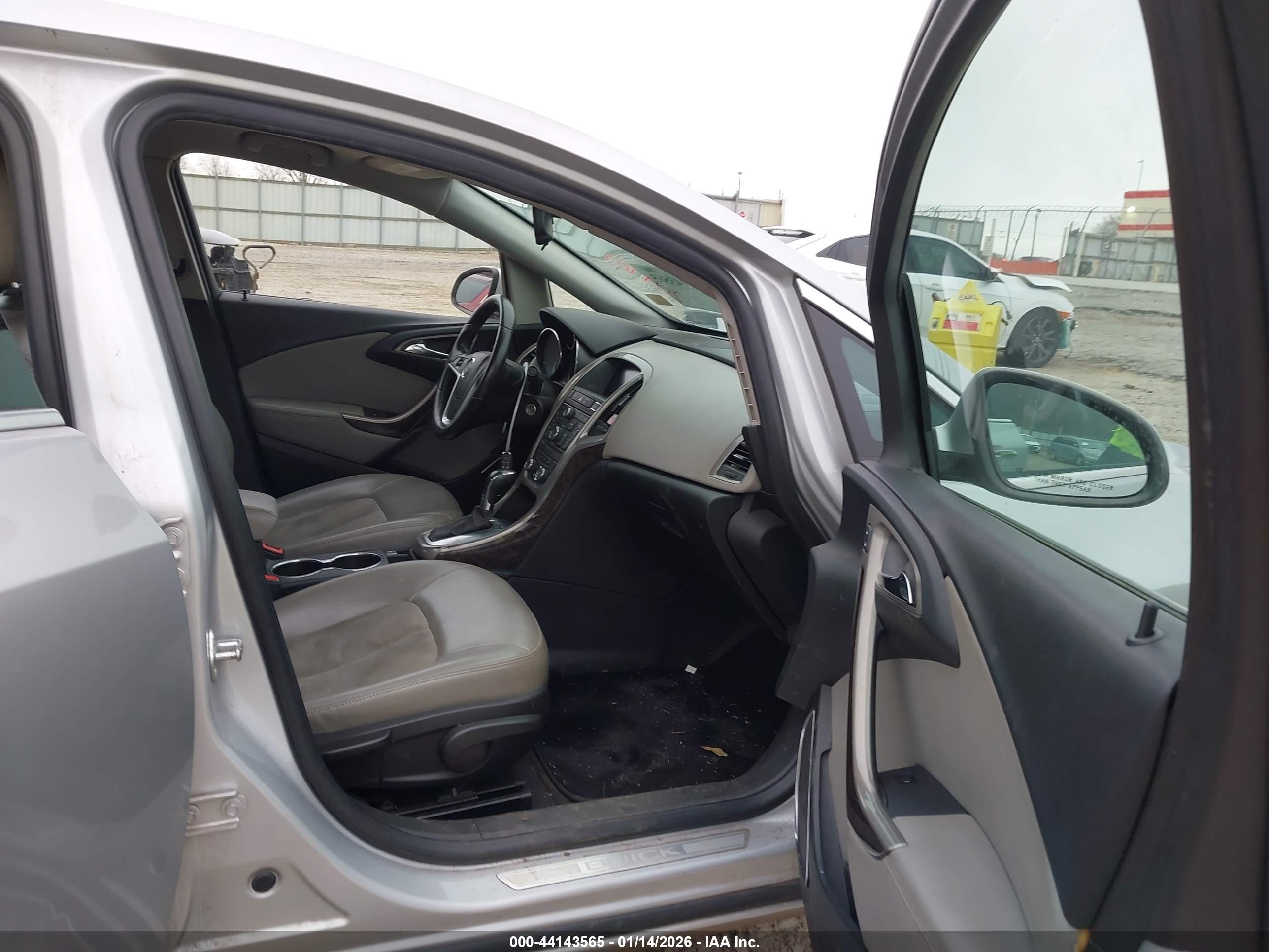 BUICK VERANO image 5