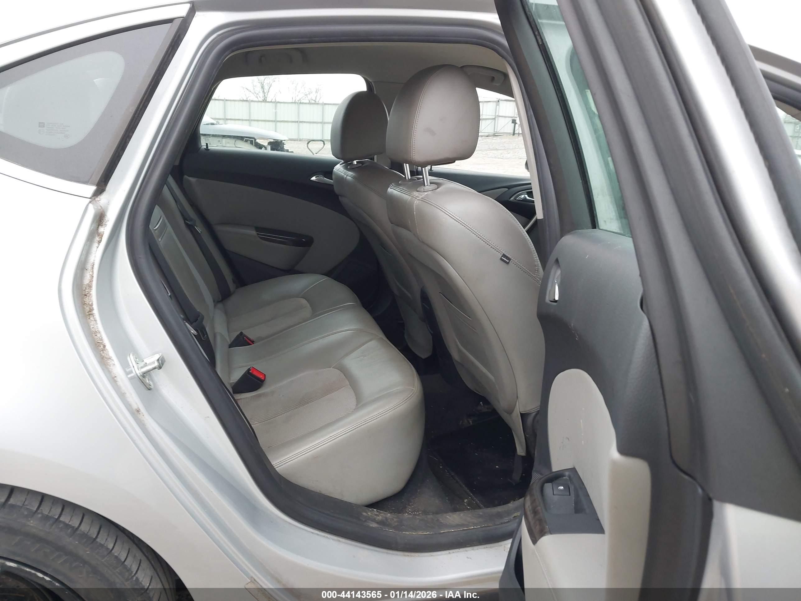 BUICK VERANO image 8