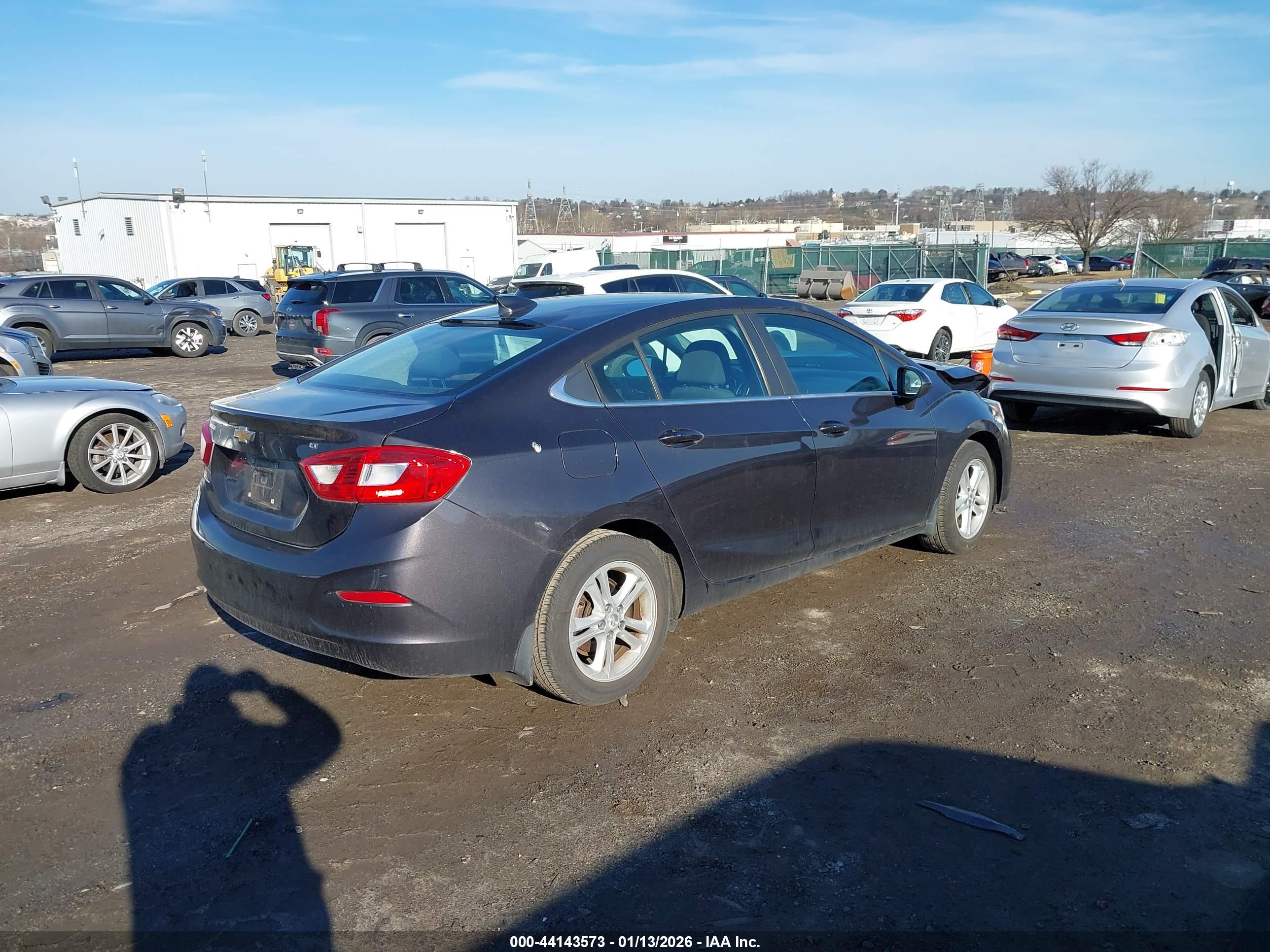 CHEVROLET CRUZE image 4