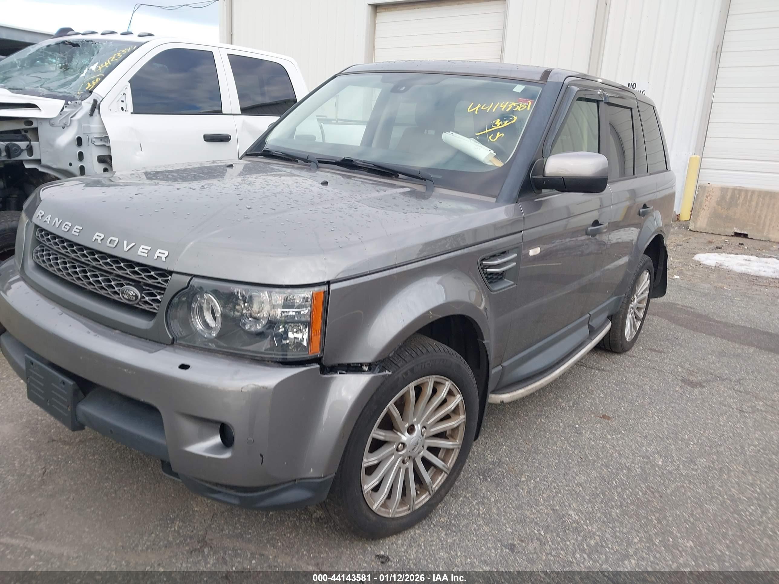 LAND ROVER image 2