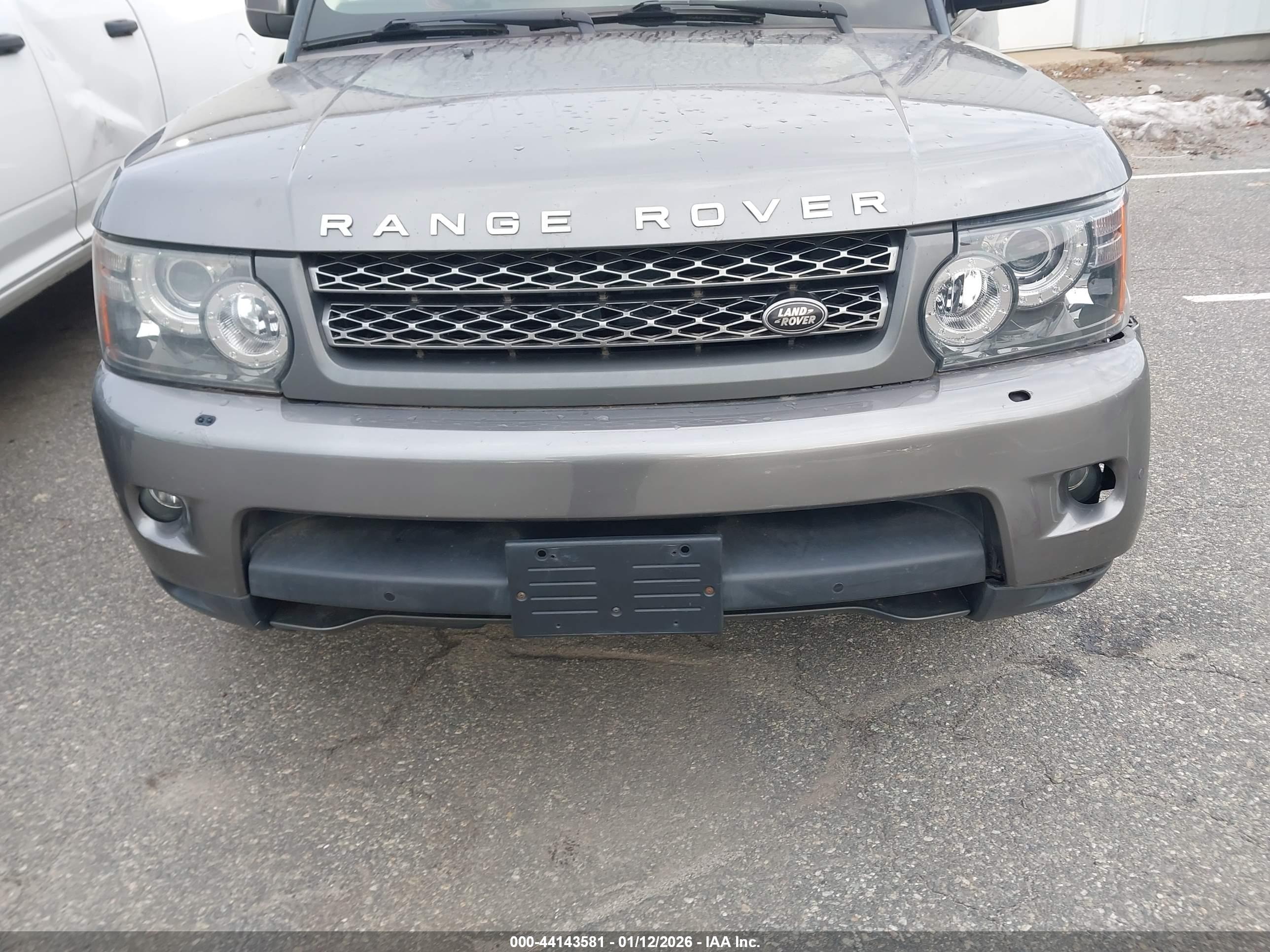 LAND ROVER image 6