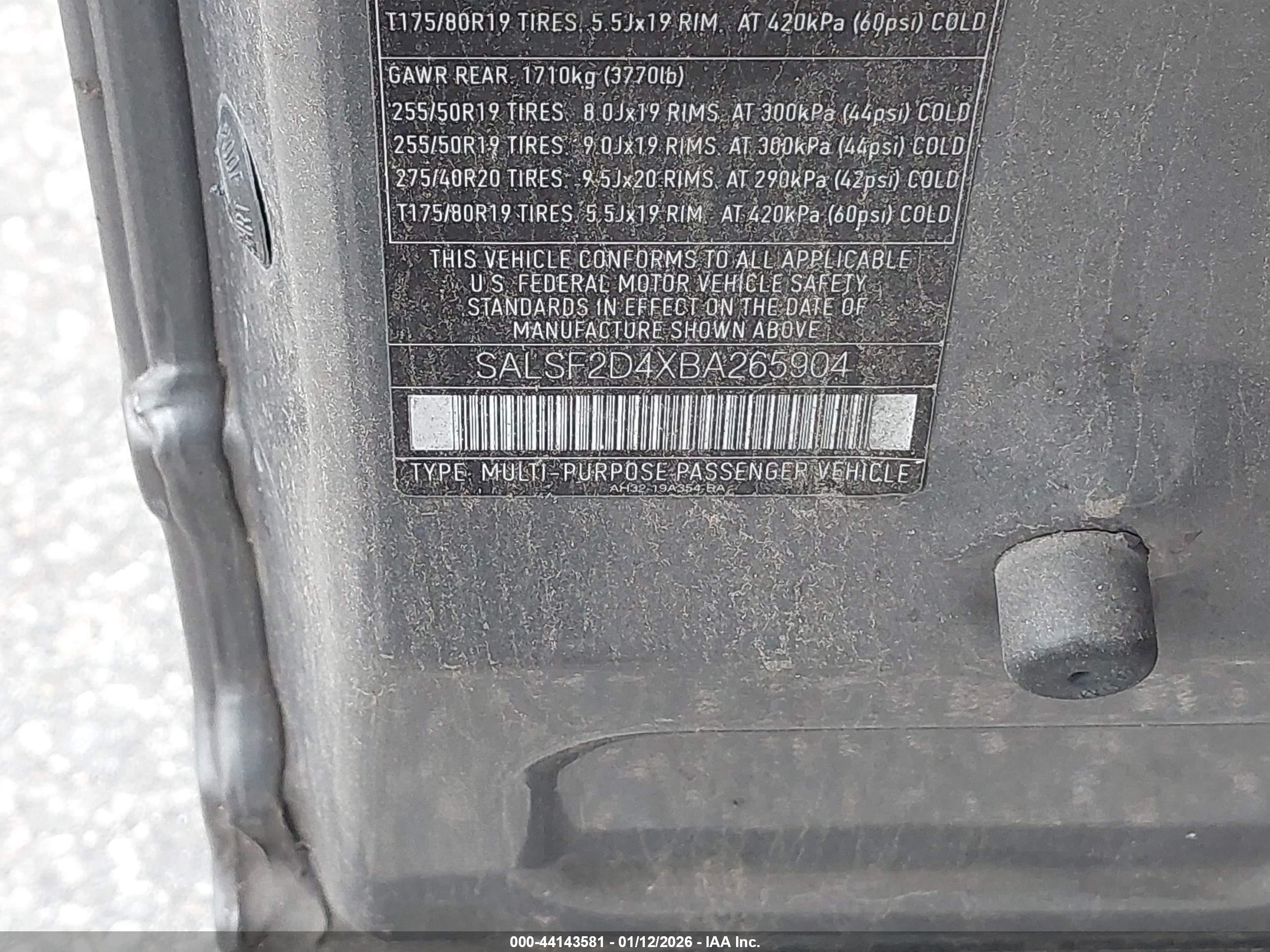 LAND ROVER image 9