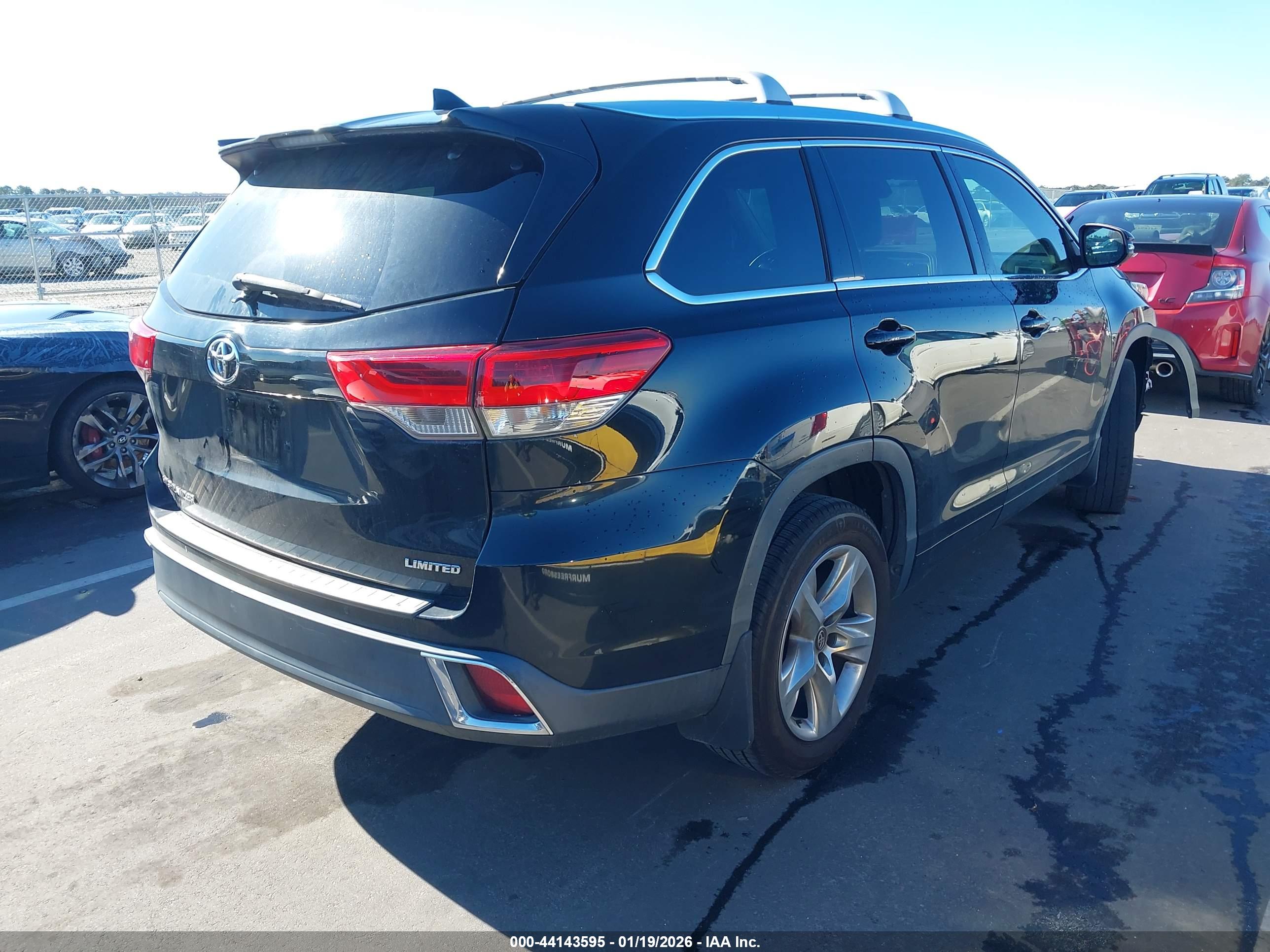TOYOTA HIGHLANDER image 4