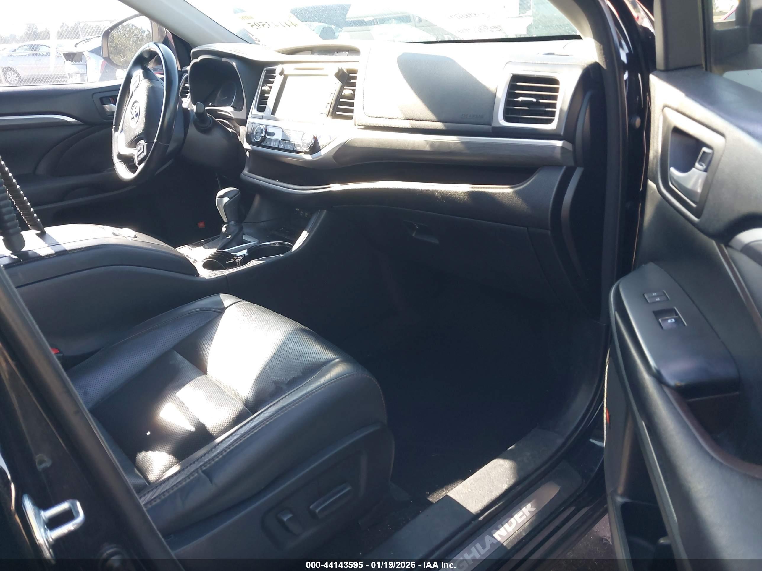 TOYOTA HIGHLANDER image 5