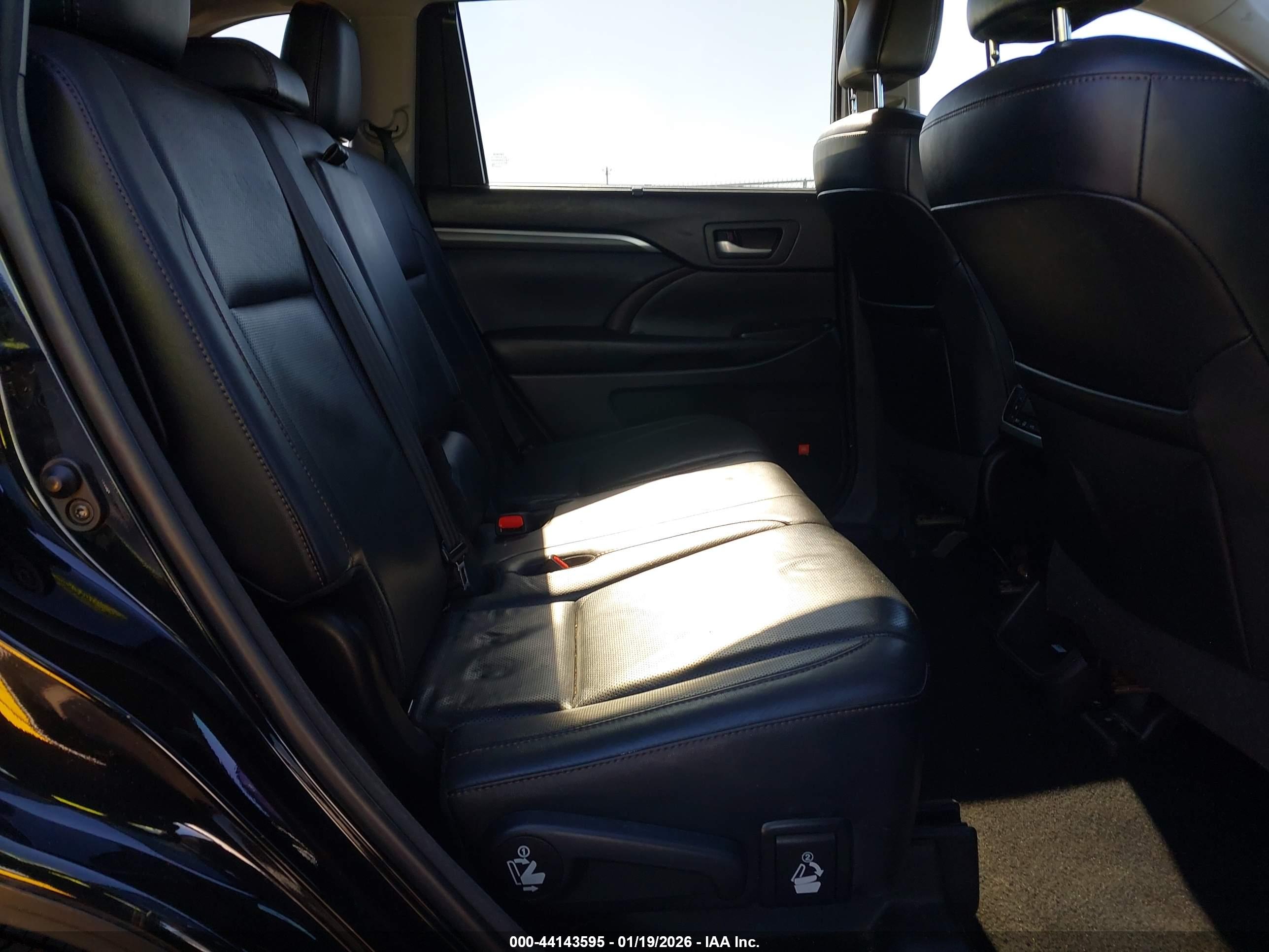TOYOTA HIGHLANDER image 8