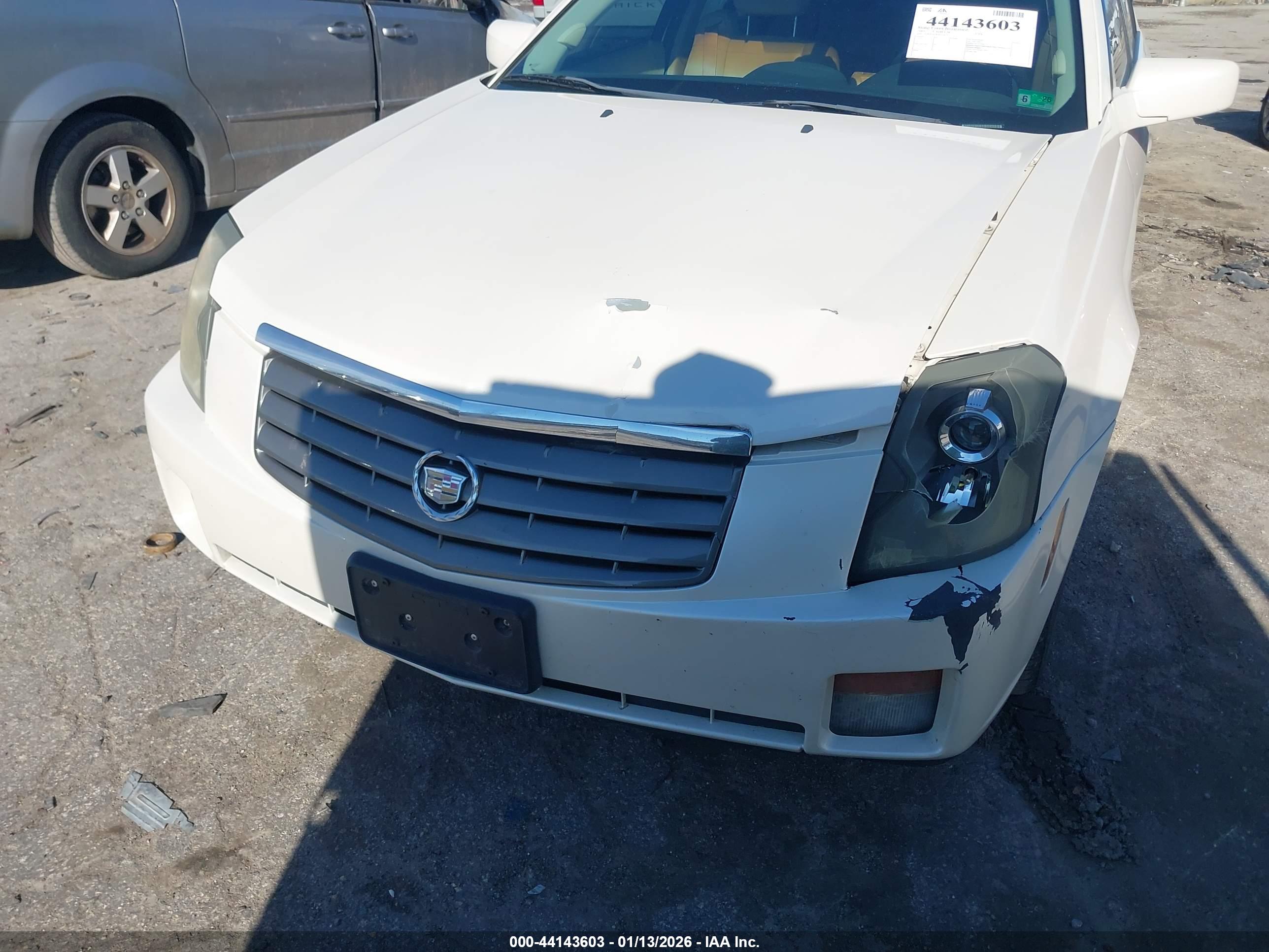 CADILLAC CTS image 6