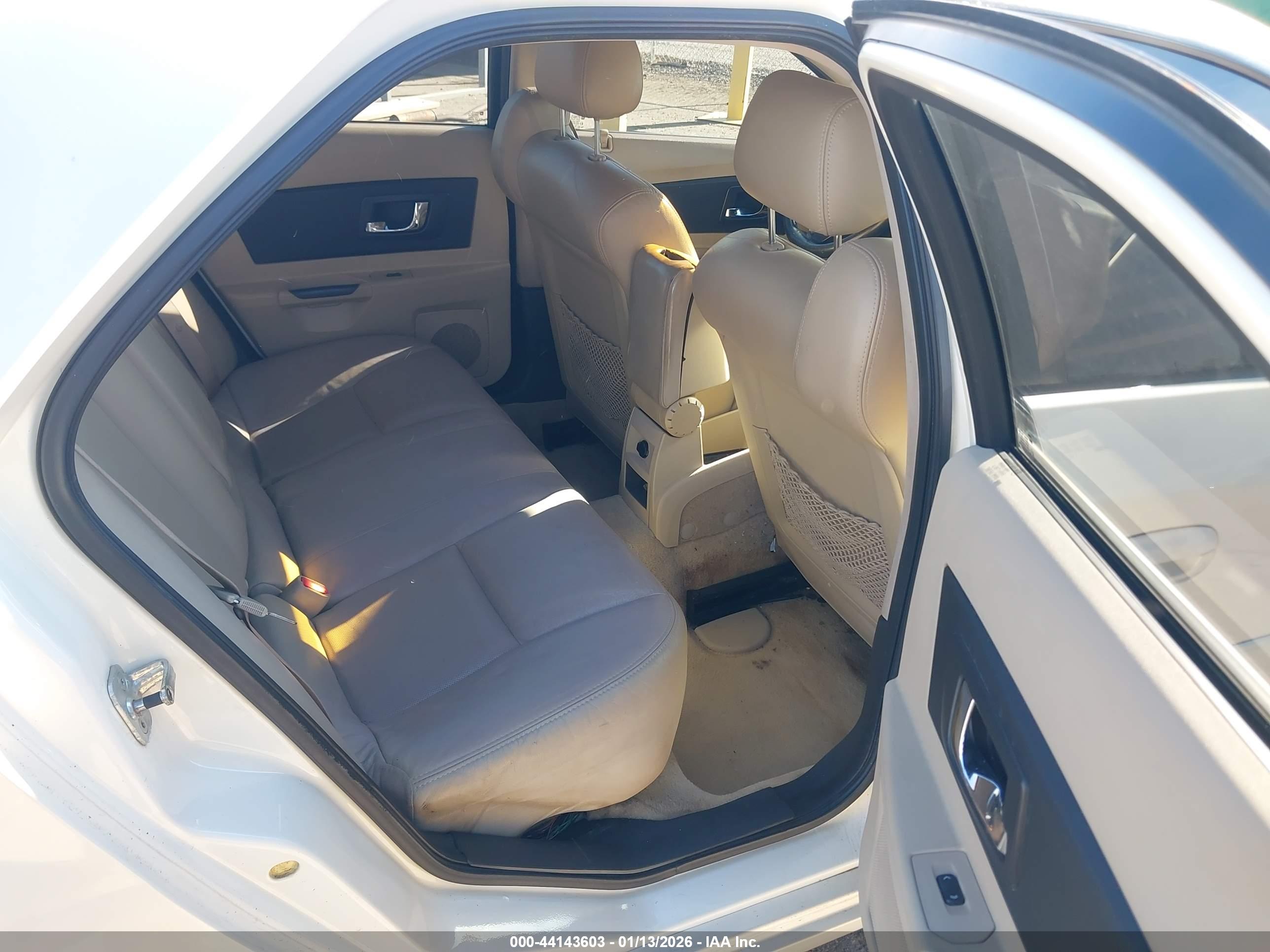 CADILLAC CTS image 8