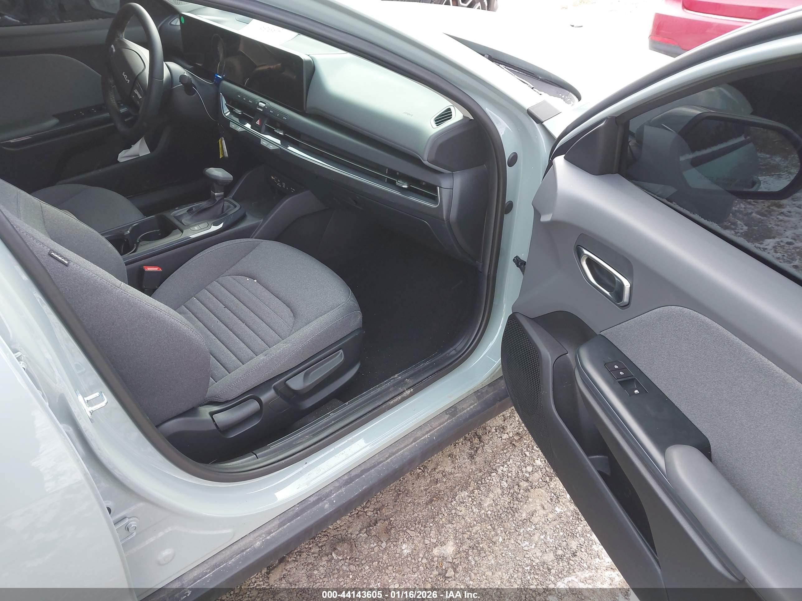 KIA K4 image 5