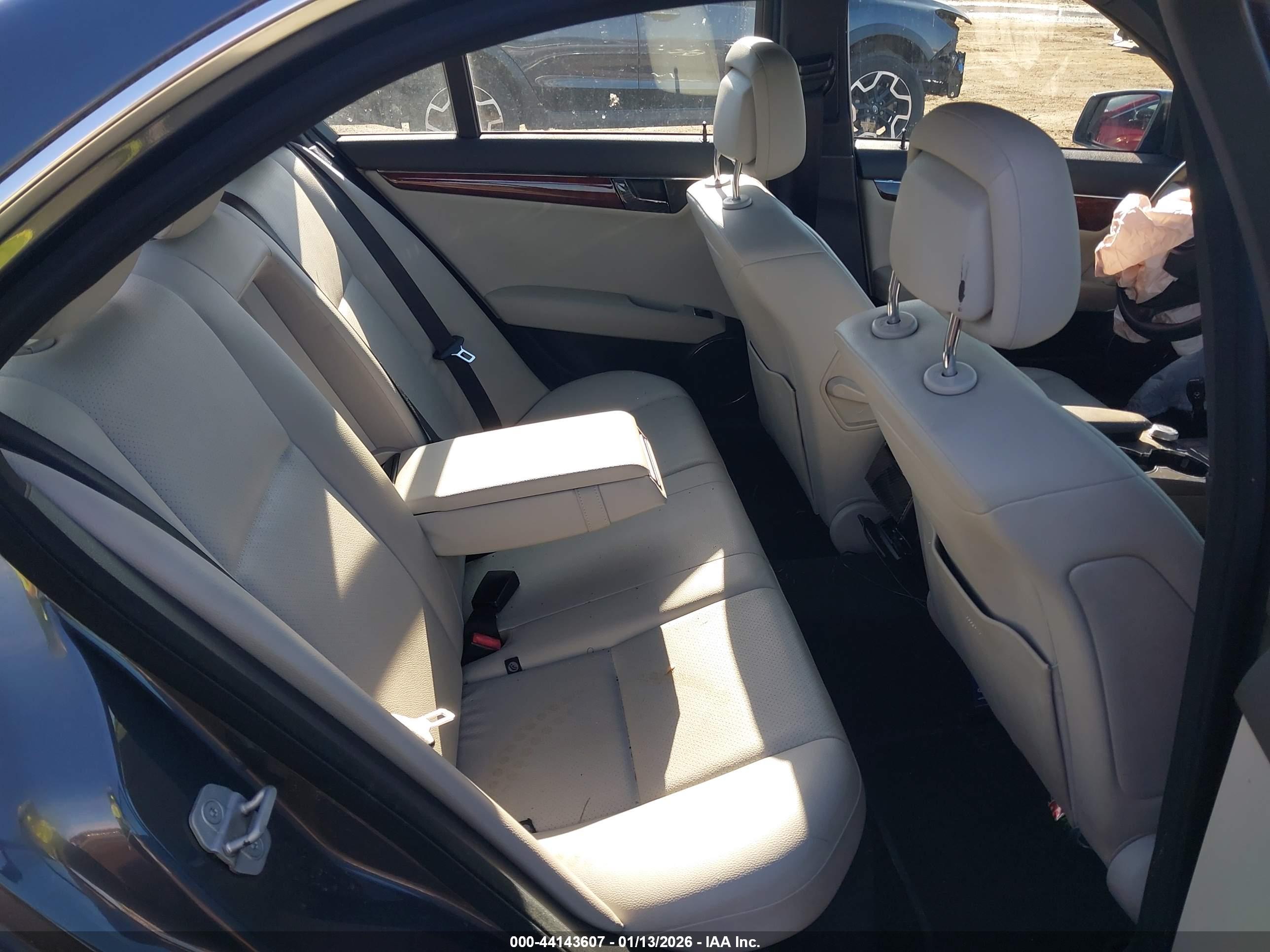 MERCEDES-BENZ C image 8