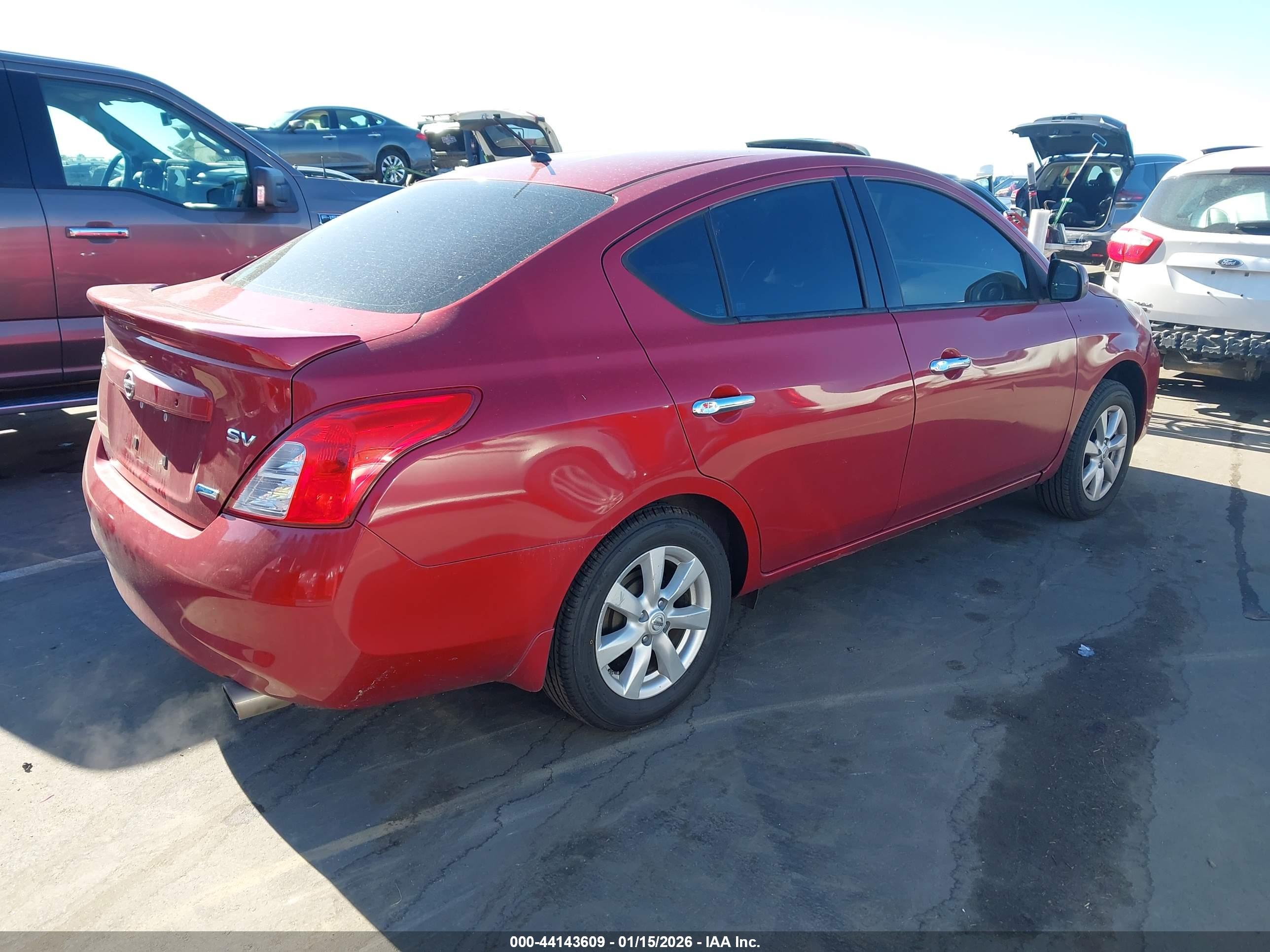 NISSAN VERSA image 4