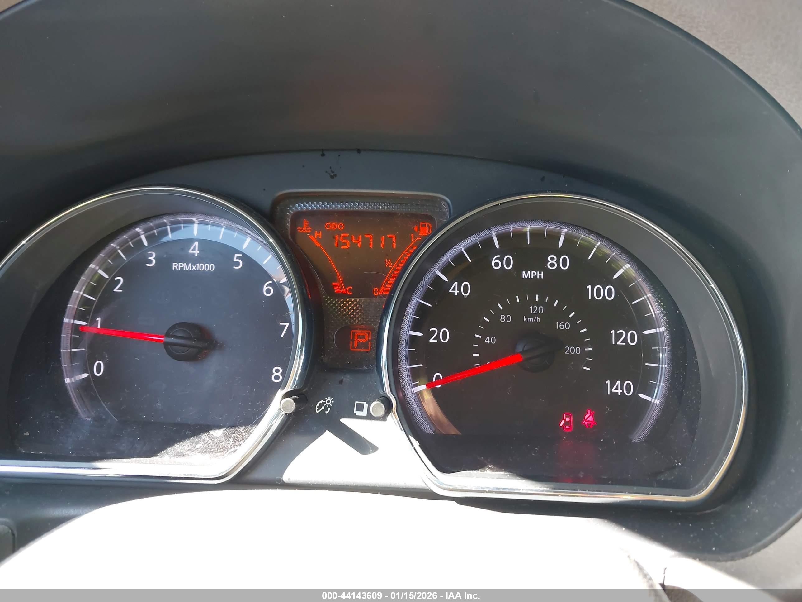 NISSAN VERSA image 7