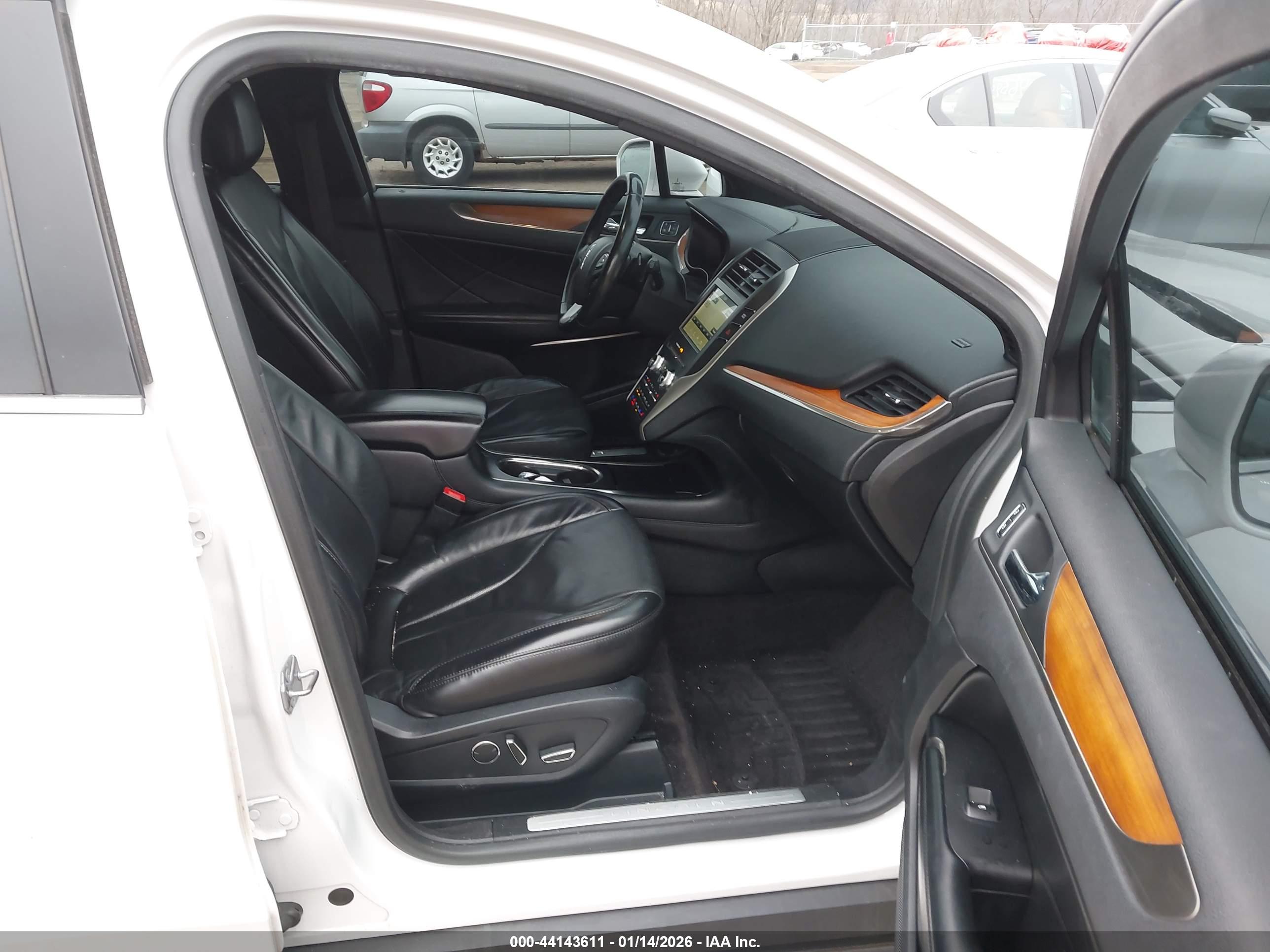 LINCOLN MKC image 5