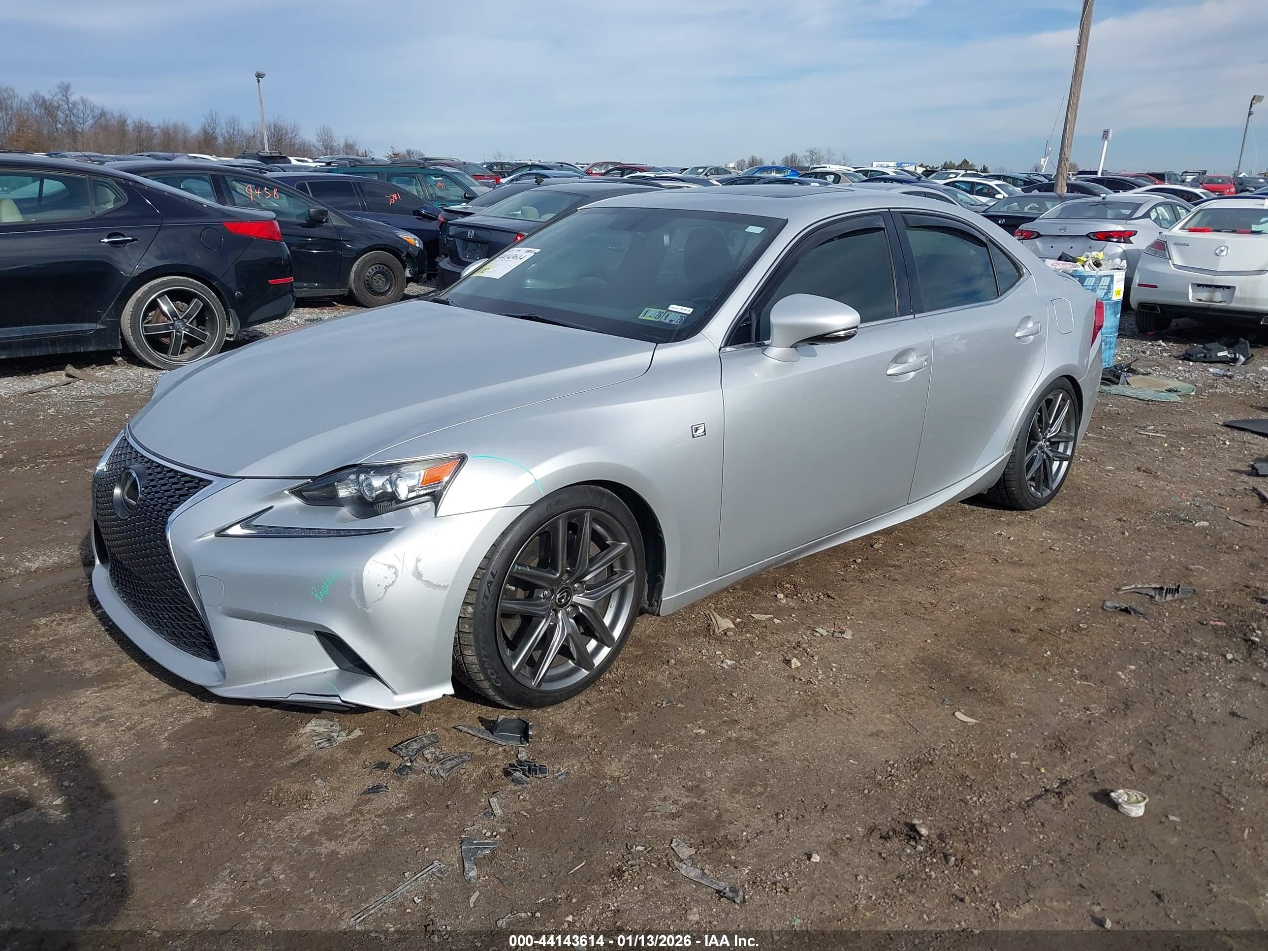 LEXUS IS image 2